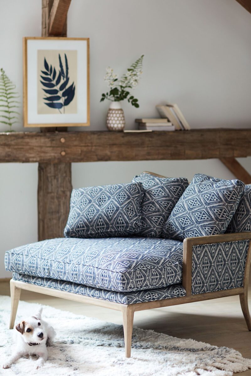 lounger for living room, carved daybed, carved furniture india, carved wood daybed, bali carved daybed, balinese carved daybed, carved balinese daybed, carved chaise lounge, carved day bed, carved daybed frame