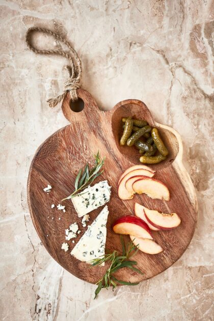 charcuterie board with cover, good cheese for cheese board, quick charcuterie board, modern cheese board, elegant charcuterie board, romantic charcuterie board, small charcuterie, wood charcuterie board with handles, valentines cheese board, agate serving board