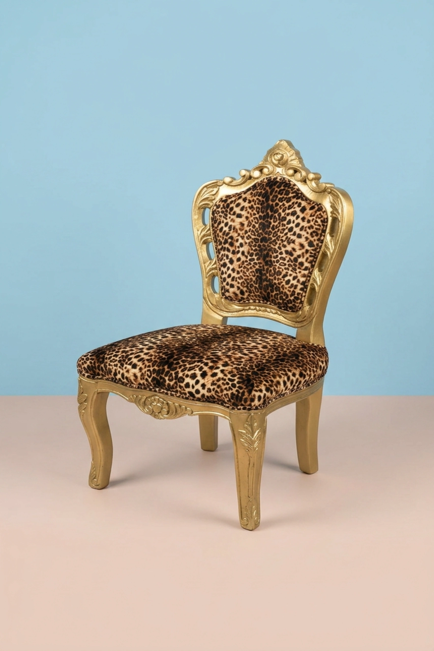 Leopard_Design_Velvet_Fabric_Chair_image_03_side_profile_luxury_velvet_accent_chair_lounge_seating_designer_living_room_upholstered_artisan_premium_interior_furniture.webp