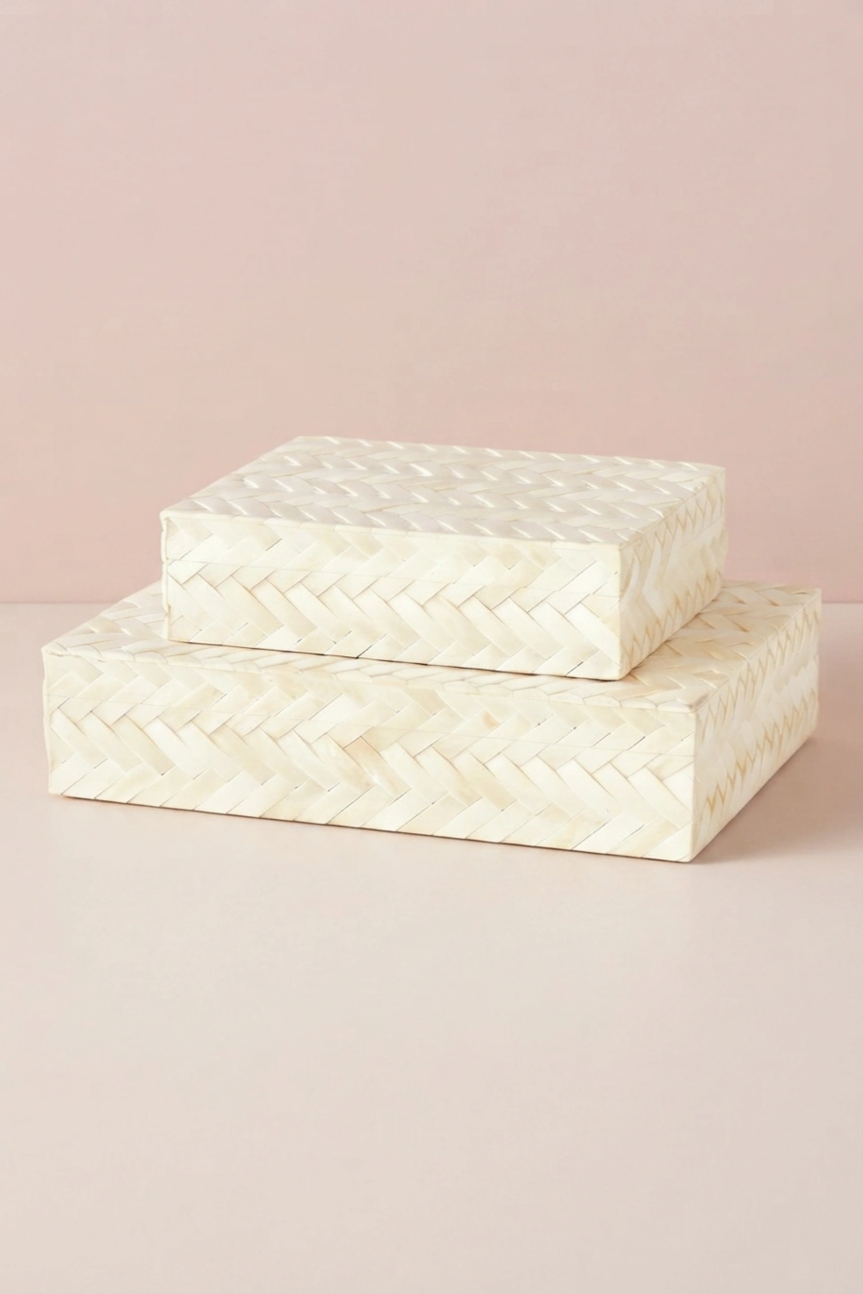anna-herringbone-inlay-box-large-bone-inlay-furniture-box-handmade-bone-inlay-jewelry-box-ornamental-box-03.webp