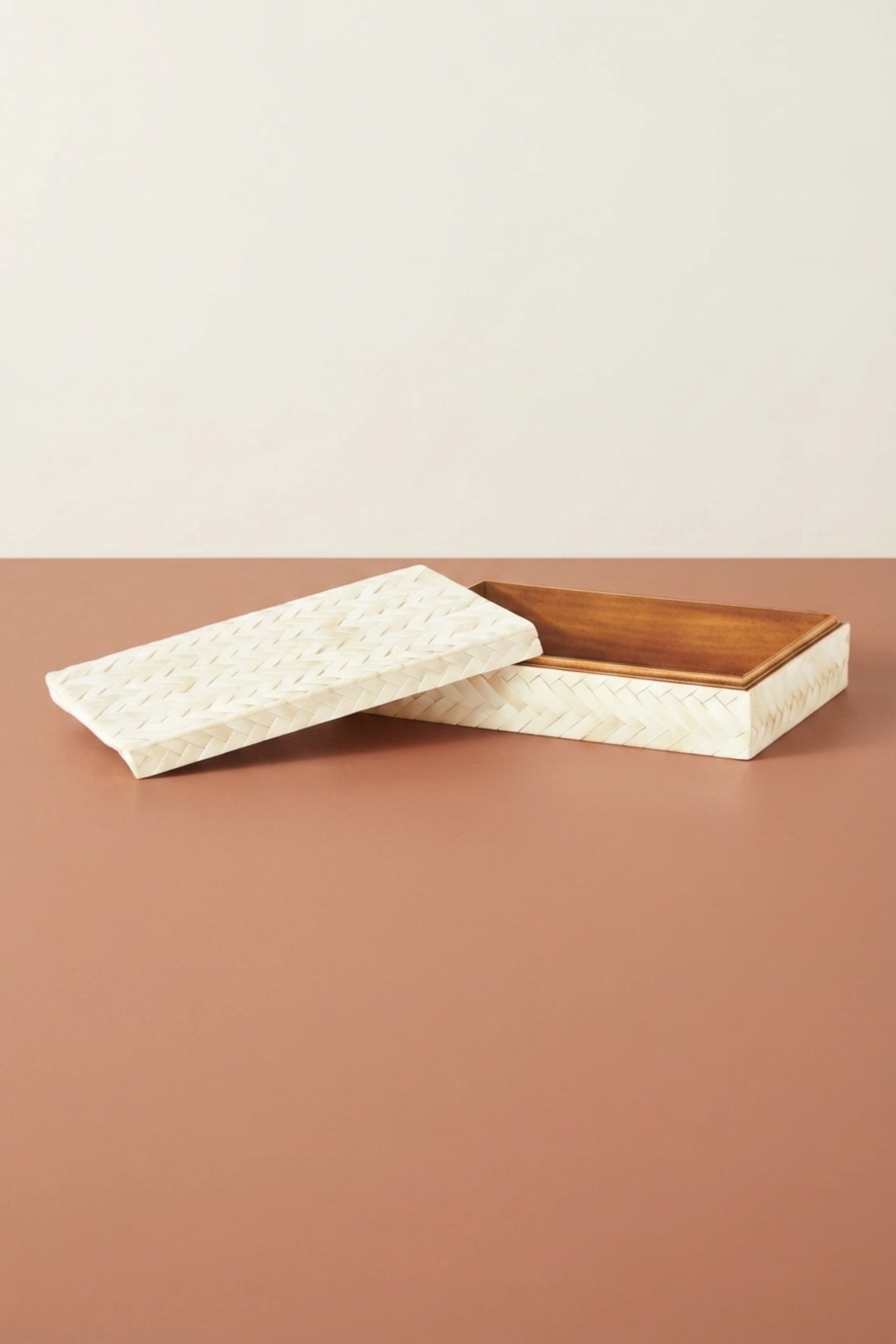anna-herringbone-inlay-box-small-bone-inlay-furniture-box-handmade-bone-inlay-jewelry-box-ornamental-box-02.webp