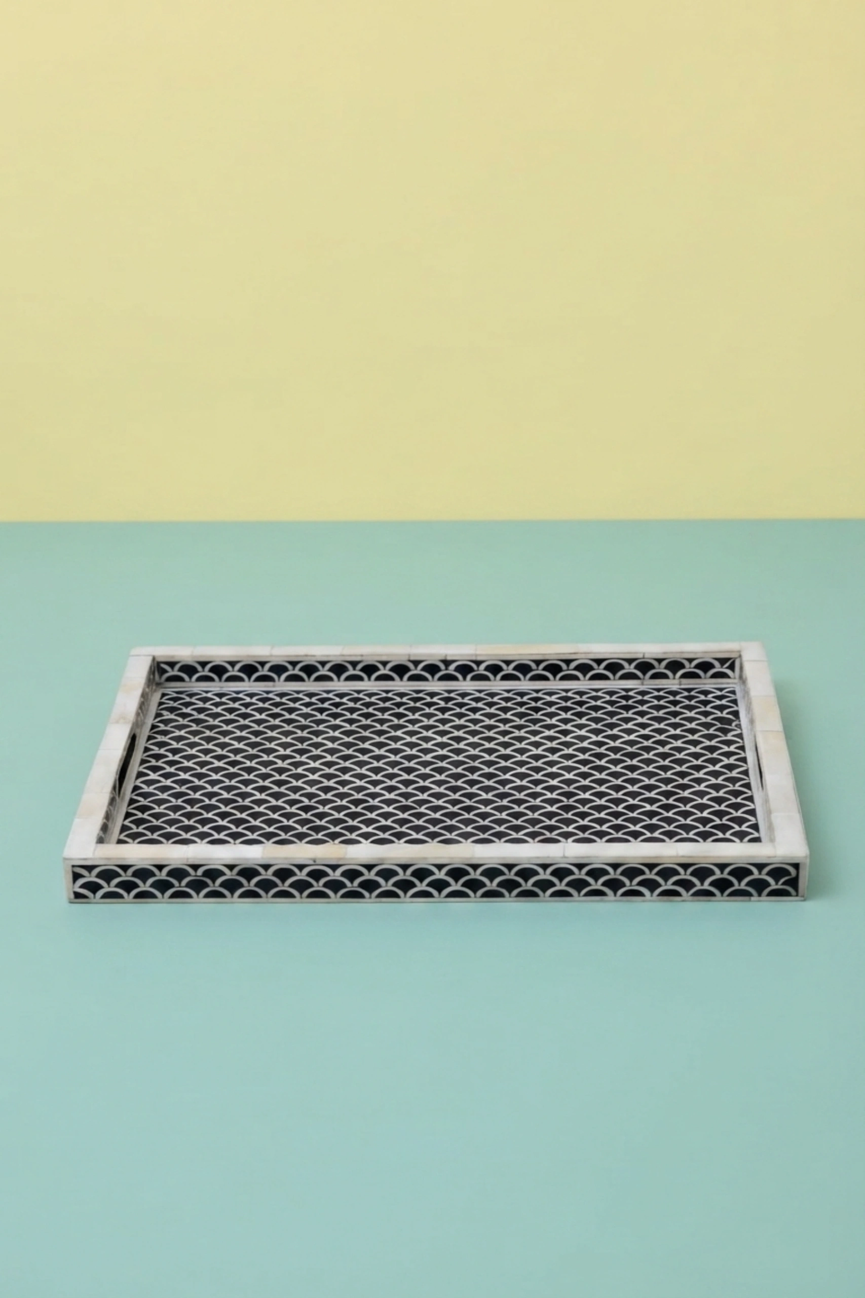 fishscale-bone-inlay-tray-black-bone-inlay-serving-tray-black-furniture-bone-inlay-furniture-decorative-tray-handmade-bone-inlay-02.webp