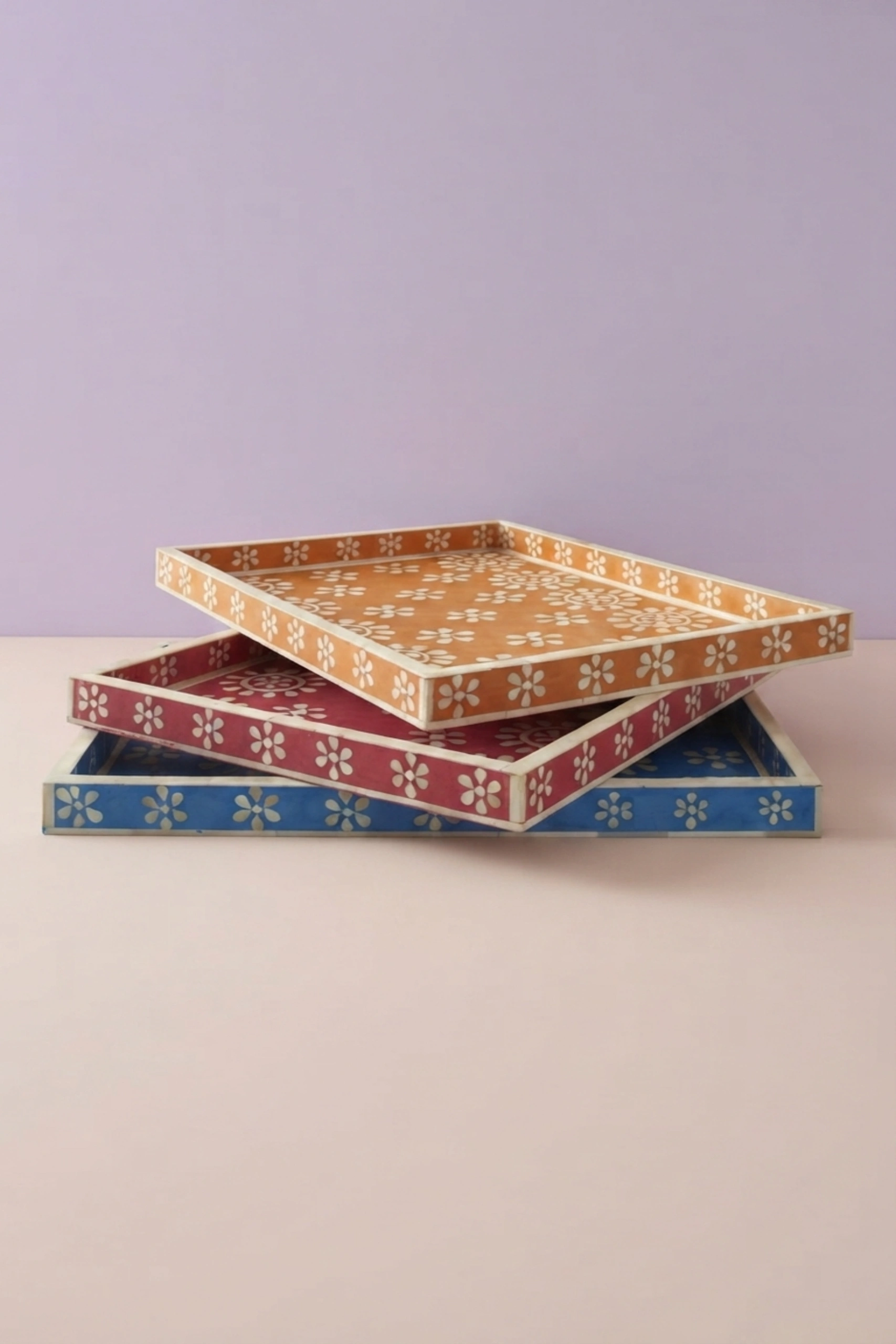 flower-bone-inlay-tray-blue-blue-furniture-bone-inlay-furniture-botanical-design-decorative-tray-flower-pattern-handmade-bone-inlay-02.webp