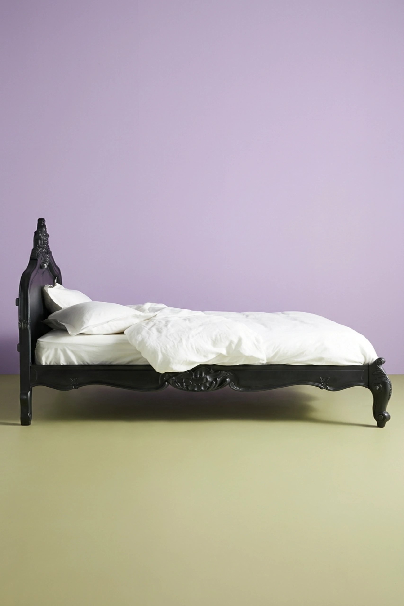 foliate-menara-bed-black-carved-wooden-bed-wood-carved-bed-frame-bedroom-furniture-beds-black-furniture-carved-furniture-carving-furniture-hand-carved-furniture-02.webp