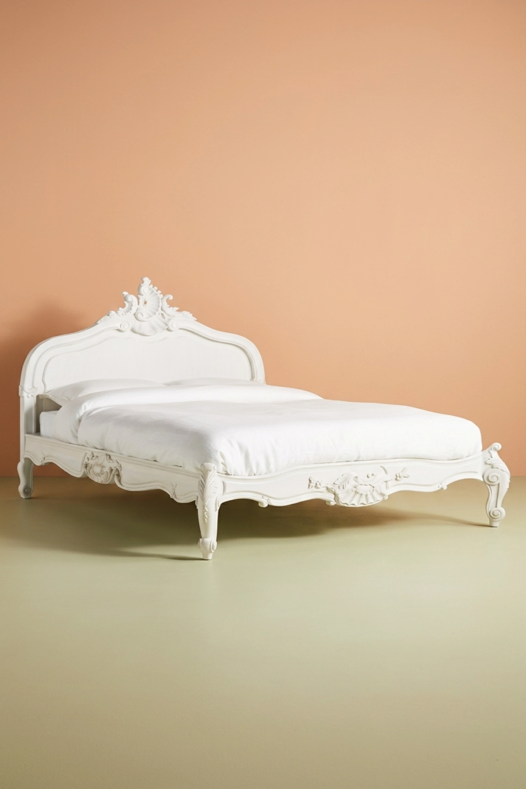 foliate-menara-bed-ivory-hand-carved-bed-wooden-carved-bed-frame-bedroom-furniture-beds-carved-furniture-carving-furniture-hand-carved-furniture-ivory-furniture-02.webp