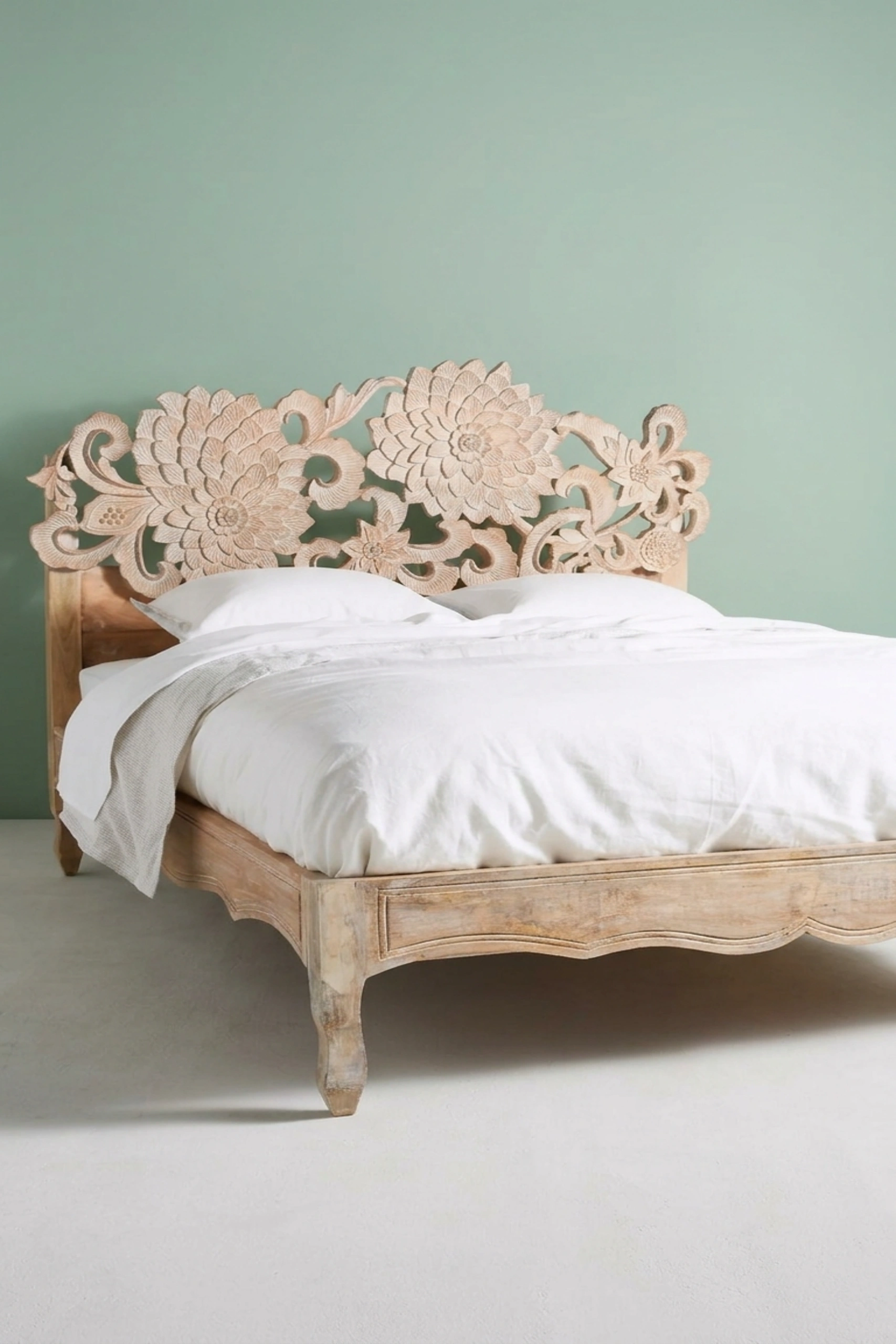 handcarved-lotus-bed-natural-carved-wood-bed-frame-bedroom-furniture-beds-carved-furniture-carving-furniture-hand-carved-furniture-lotus-design-lotus-pattern-natural-wood-fin-02.webp