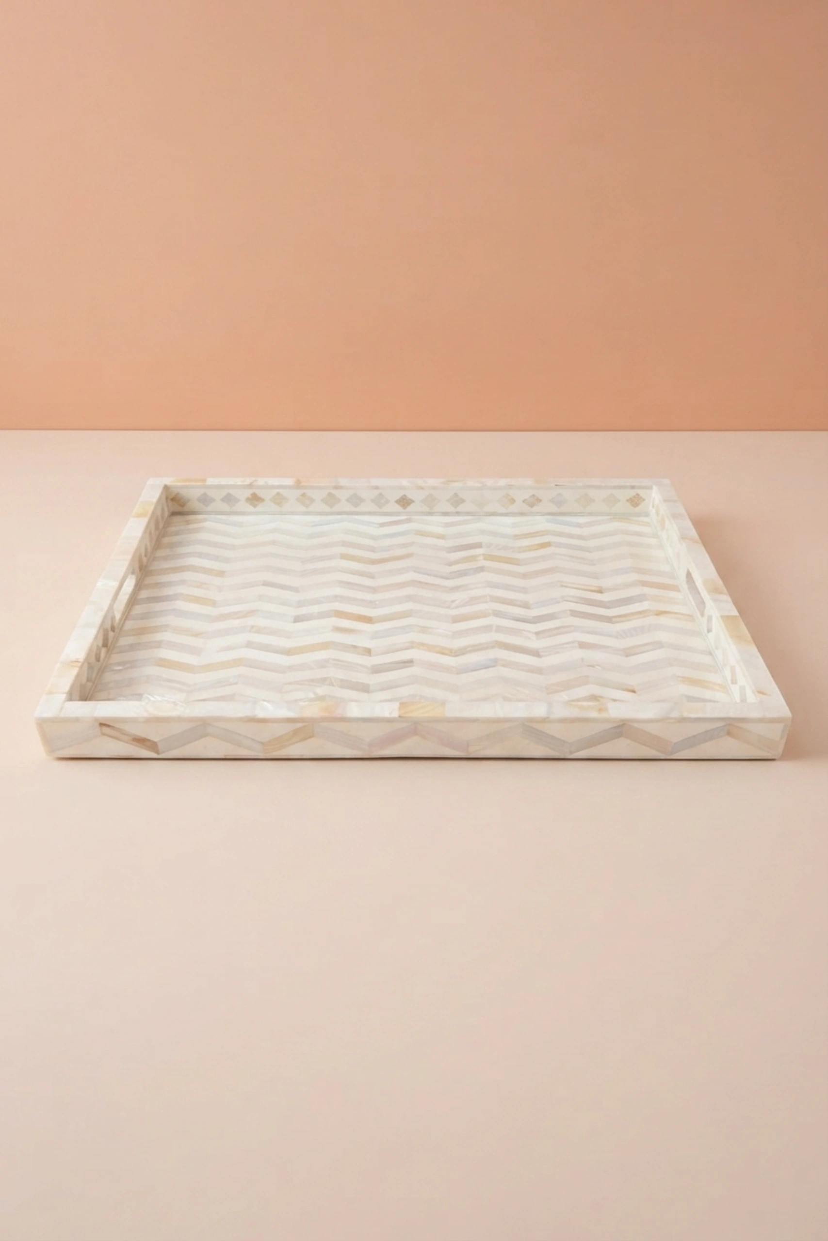 mop-inlay-chevron-pattern-tray-white-chevron-pattern-decorative-tray-mop-inlay-furniture-mother-of-pearl-inlay-white-furniture-02.webp
