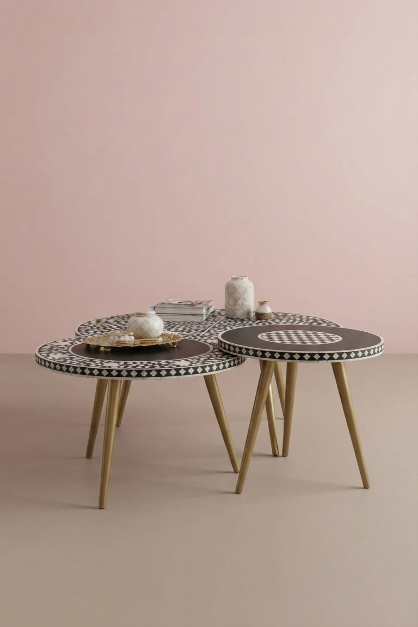mop-inlay-floral-nesting-table-set-of-3-black-black-furniture-floral-design-floral-pattern-flower-motif-furniture-table-mop-inlay-furniture-mother-of-pearl-in-04.webp