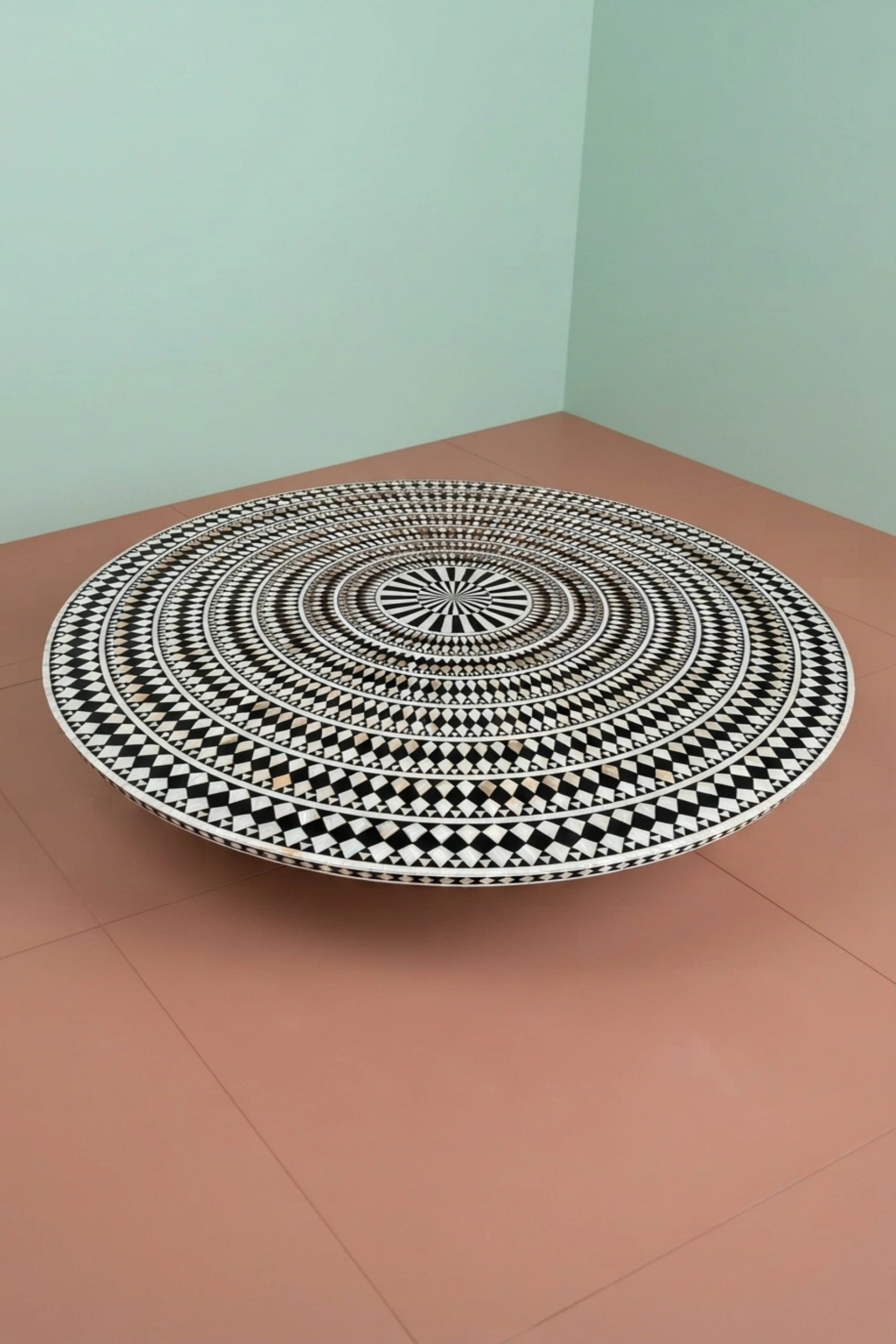 diamond-mop-inlay-round-dining-table-black-black-furniture-diamond-pattern-dining-room-furniture-dining-table-furniture-table-mop-inlay-furnitur-02.webp