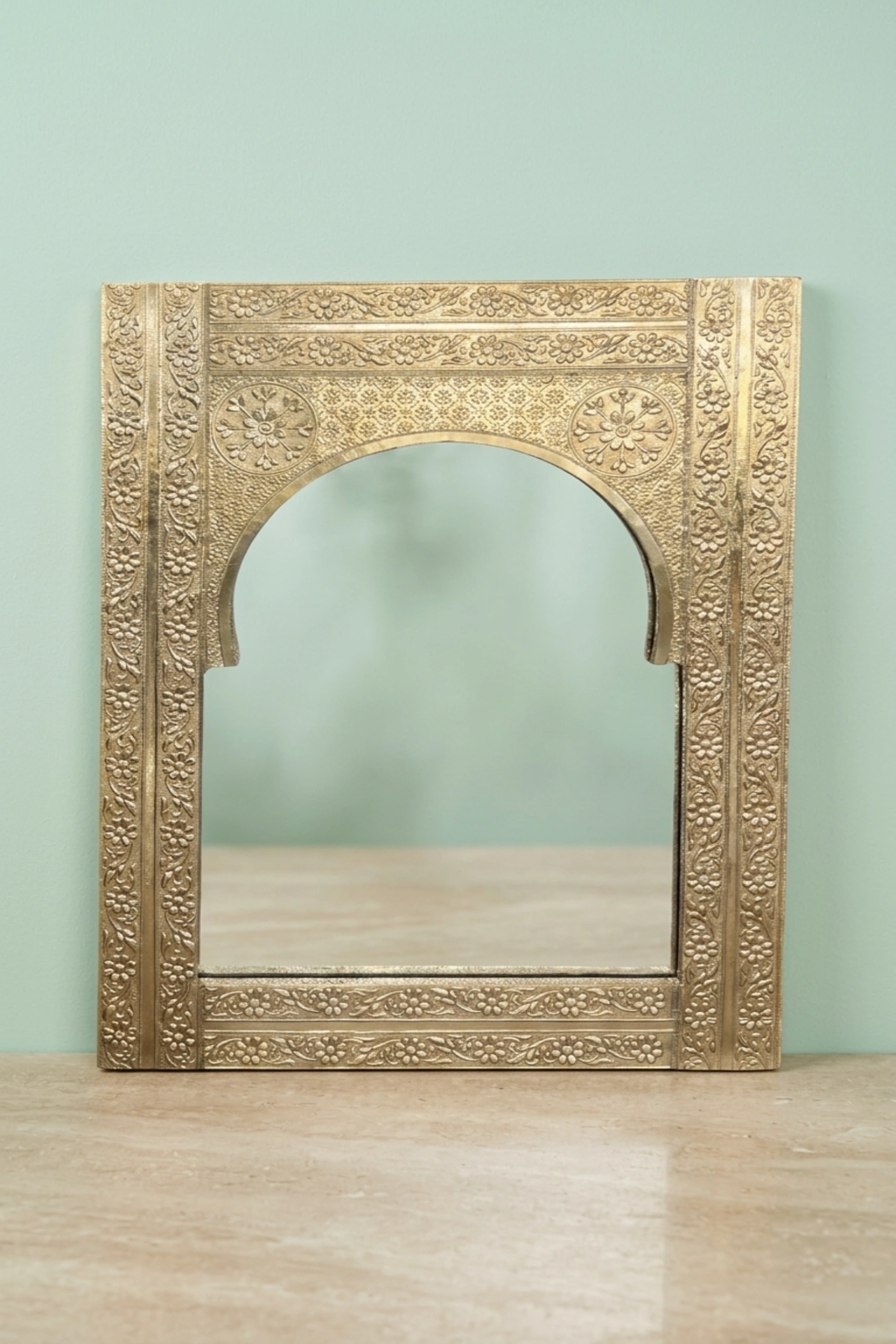 Lydia Brass Embossed Wall Mirror, buy lydia brass embossed wall, luxury lydia brass embossed wall, handcrafted lydia brass embossed wall, handmade lydia brass embossed wall, lydia brass embossed giftlydia-brass-embossed-wall-mirror-brass-furniture-decorative-mirror-metal-furniture-wall-mirror-01.webp