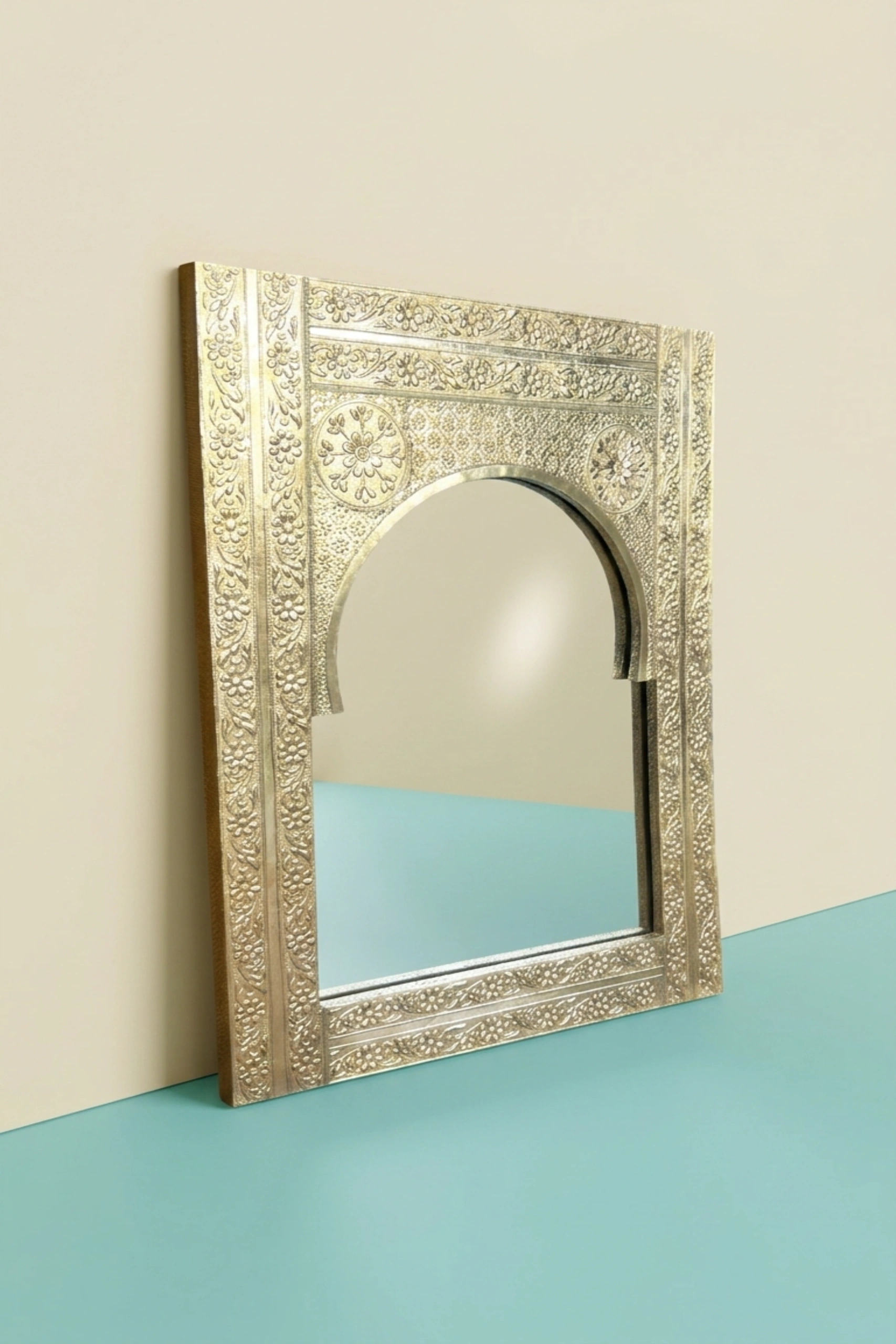 lydia-brass-embossed-wall-mirror-brass-furniture-decorative-mirror-metal-furniture-wall-mirror-03.webp