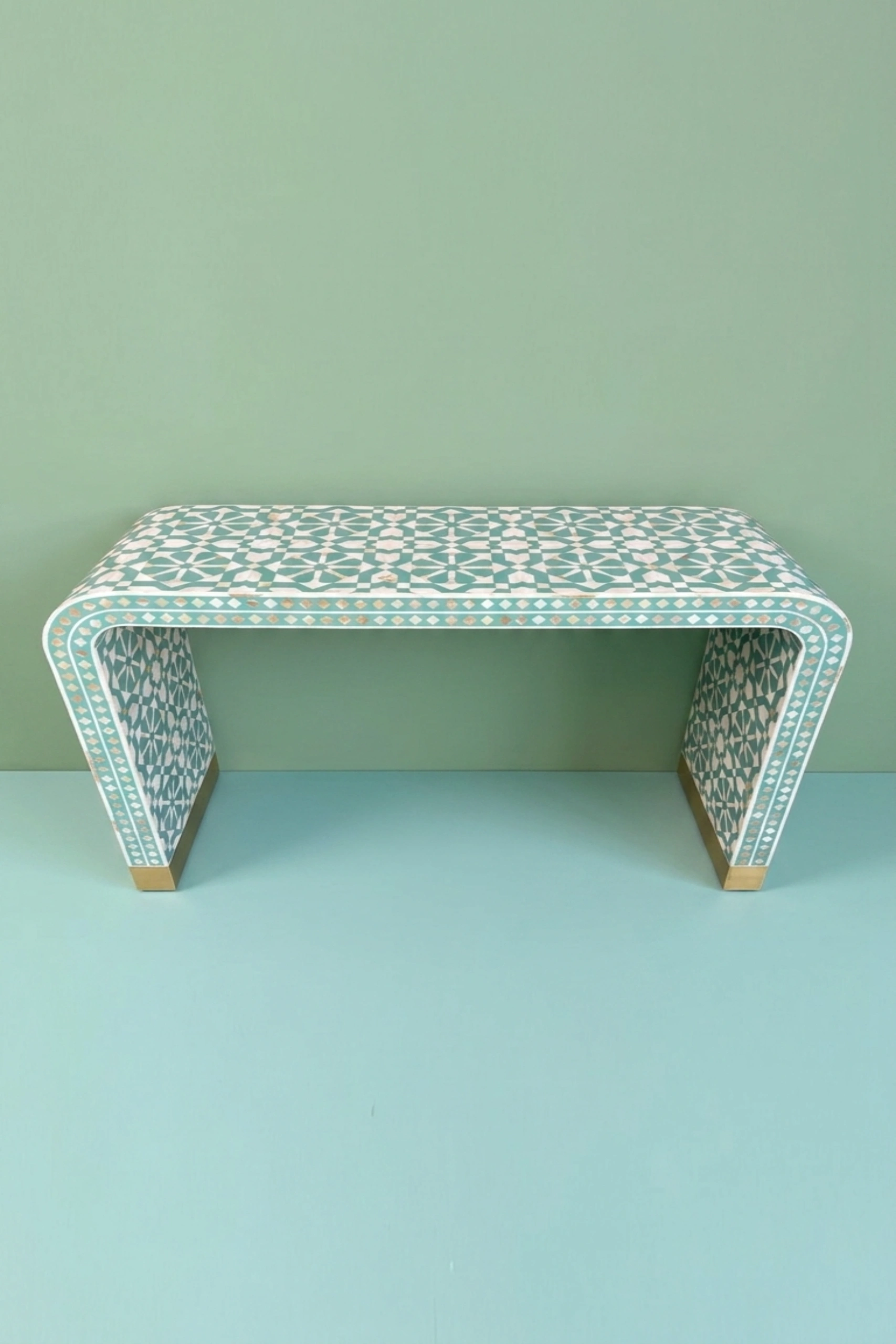 moroccan-mop-inlay-waterfall-console-table-green-mother-of-pearl-desk-console-table-desk-entryway-table-furniture-table-green-fur-02.webp