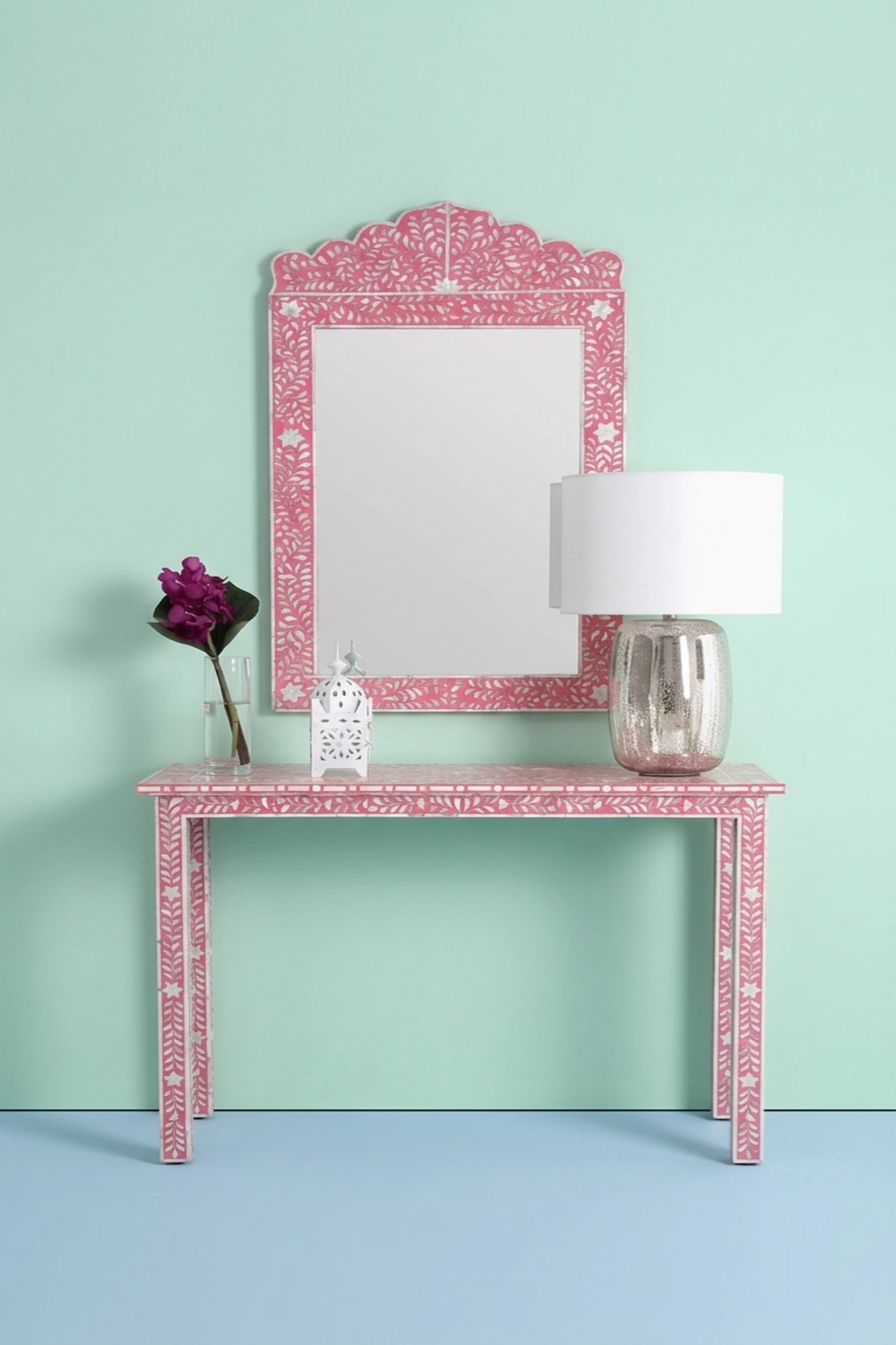 mother-of-pearl-inlay-floral-crested-mirror-pink-decorative-mirror-floral-design-floral-pattern-flower-motif-mop-inlay-furniture-mother-of-pearl-inlay-pink-furn-02.webp