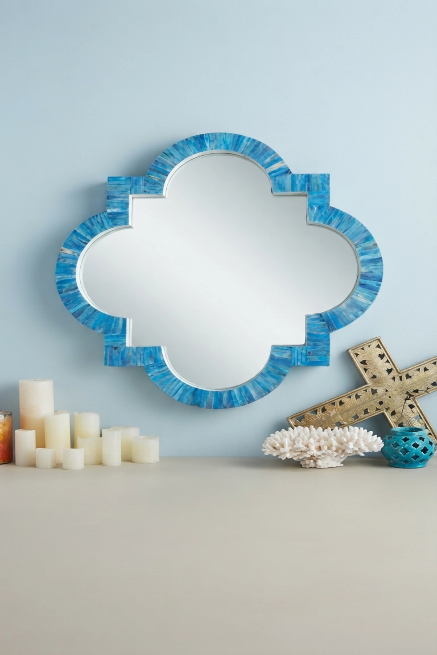 quatrefoil-colored-bone-inlay-mirror-ocean-blue-blue-furniture-bone-inlay-furniture-decorative-mirror-handmade-bone-inlay-wall-mirror-02.webp