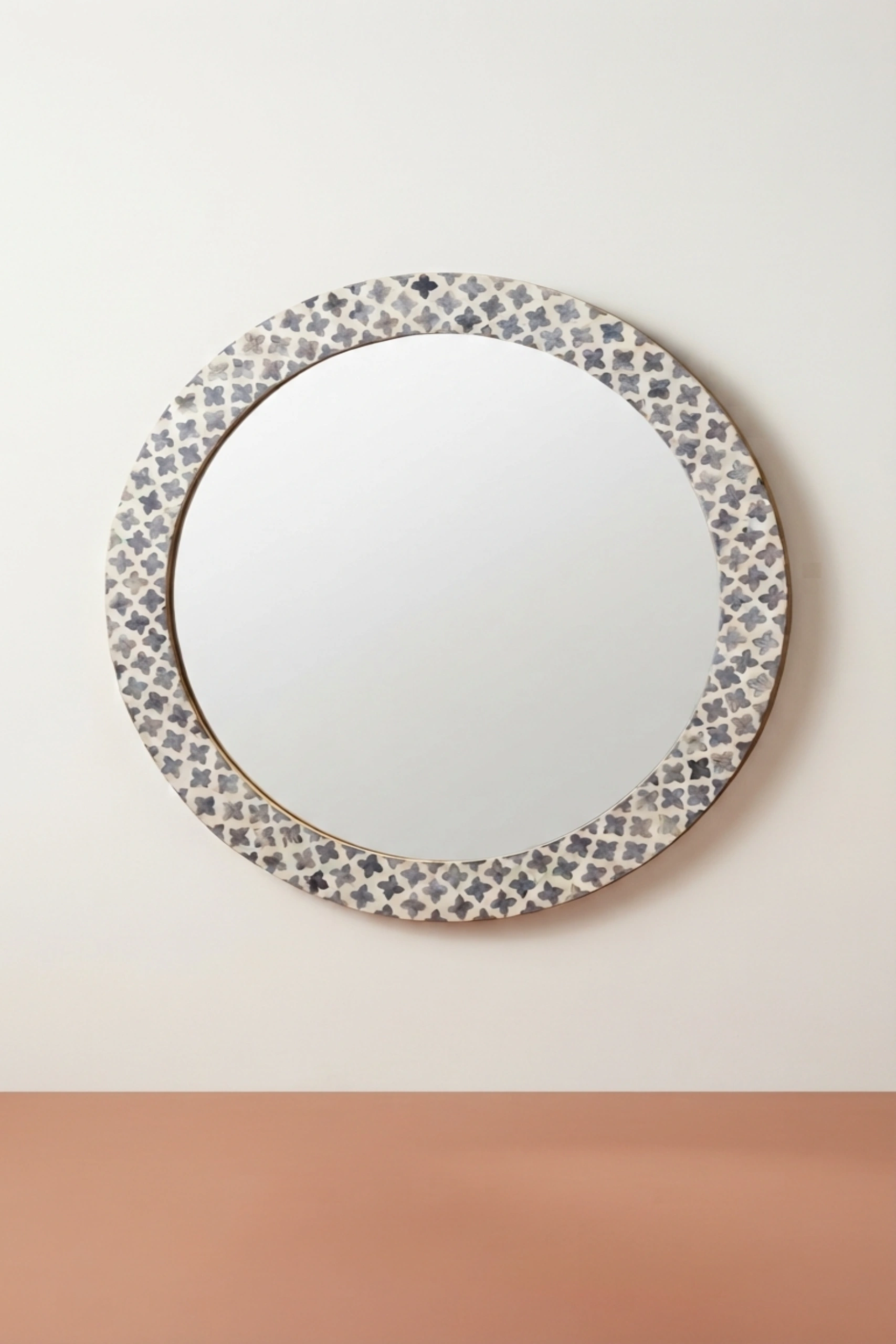 quatrefoil-colored-bone-inlay-round-mirror-grey-bone-inlay-furniture-decorative-mirror-grey-furniture-handmade-bone-inlay-wall-mirror-02.webp