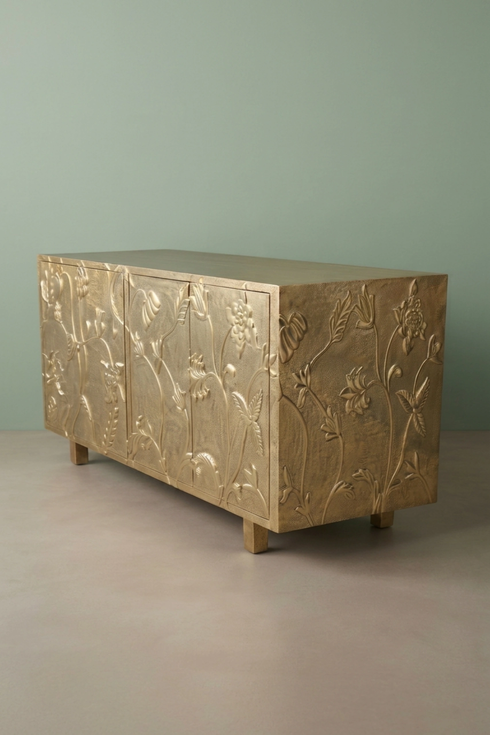 brass-embossed-flower-carved-buffet-botanical-design-brass-furniture-buffet-cabinet-carved-furniture-carving-furniture-flower-pattern-hand-carved-furniture-metal-furniture-si-02.webp