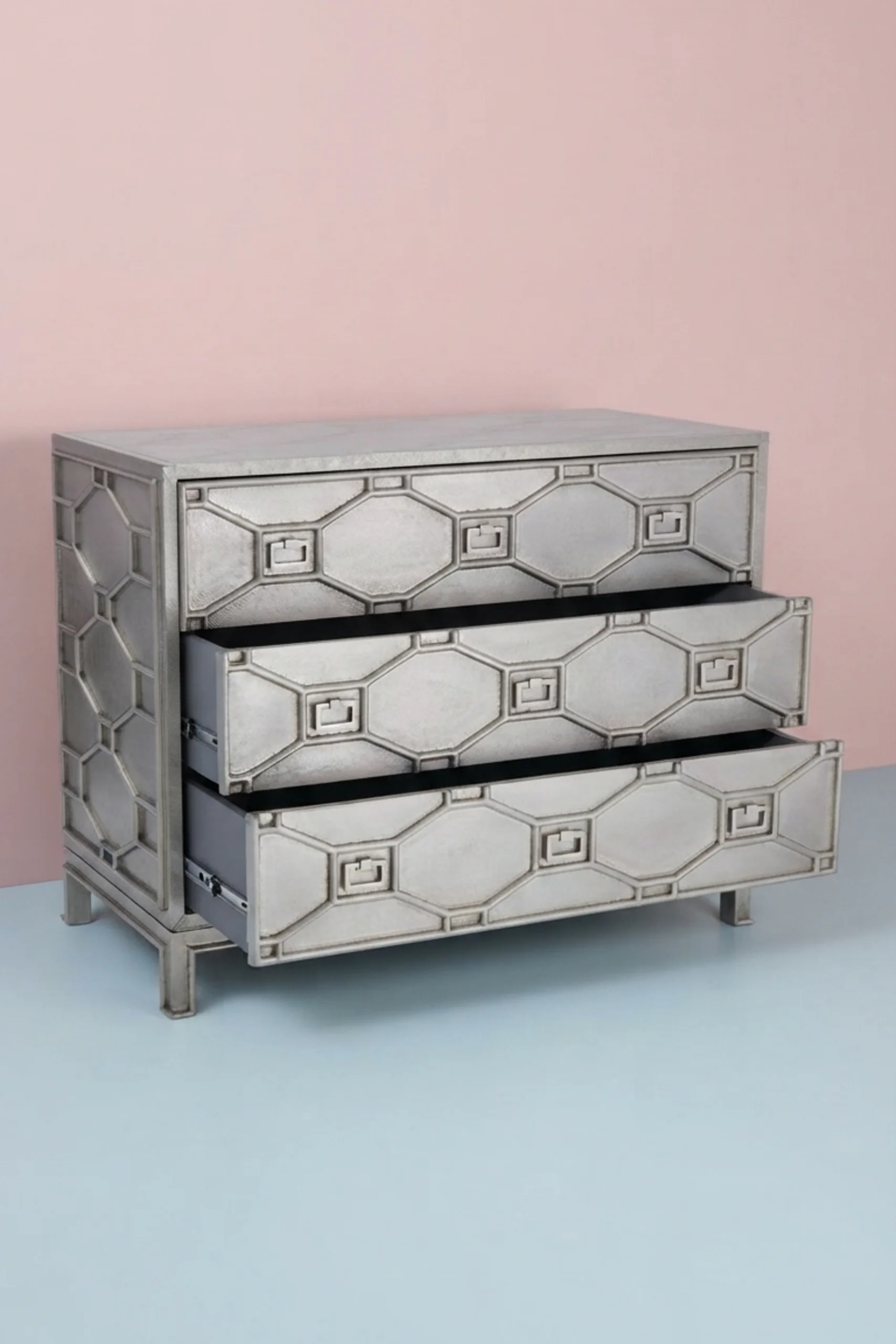 chatham-hollywood-regency-silver-metal-3-drawer-dresser-bedroom-storage-dresser-metal-furniture-silver-finish-silver-furniture-white-metal-furniture-02.webp