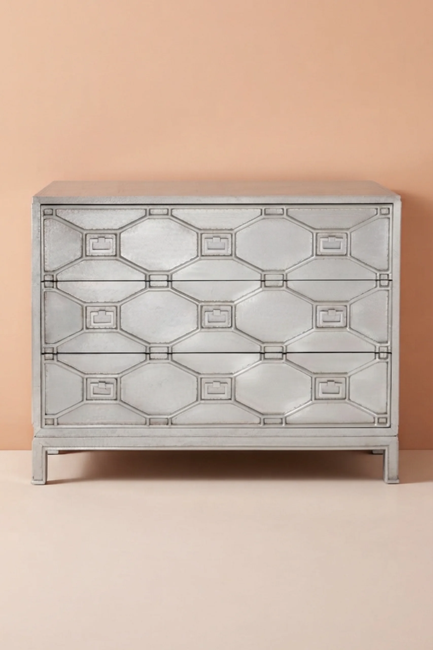 chatham-hollywood-regency-silver-metal-3-drawer-dresser-bedroom-storage-dresser-metal-furniture-silver-finish-silver-furniture-white-metal-furniture-03.webp