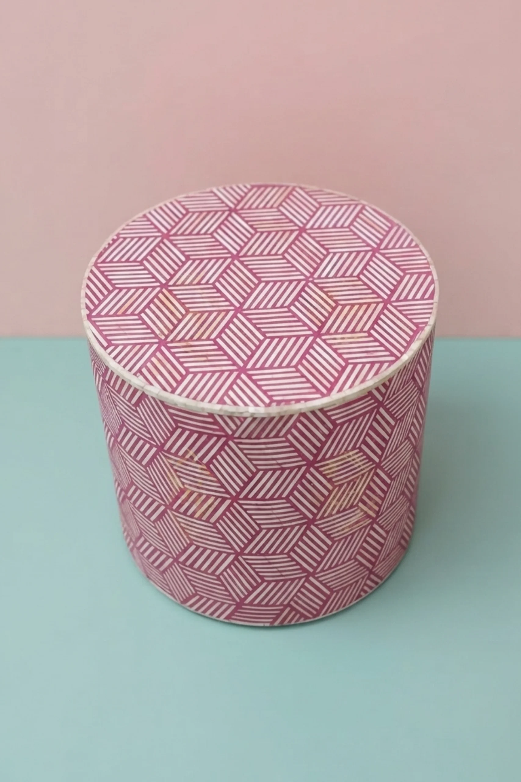 cube-optical-bone-inlay-round-side-table-wine-bone-inlay-furniture-furniture-table-handmade-bone-inlay-02.webp