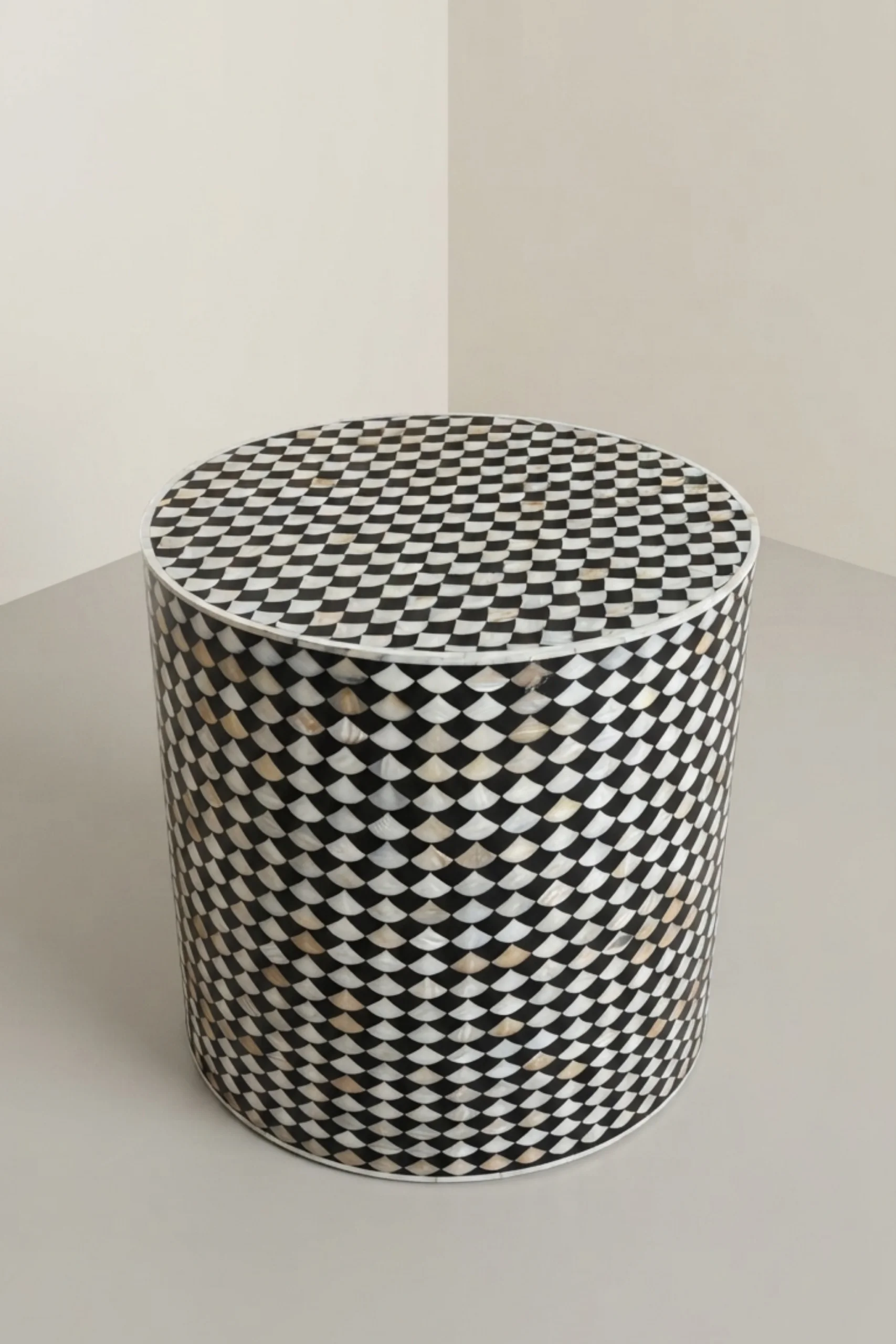 drop-mop-inlay-stool-black-accent-stool-black-furniture-mop-inlay-furniture-mother-of-pearl-inlay-stool-02.webp