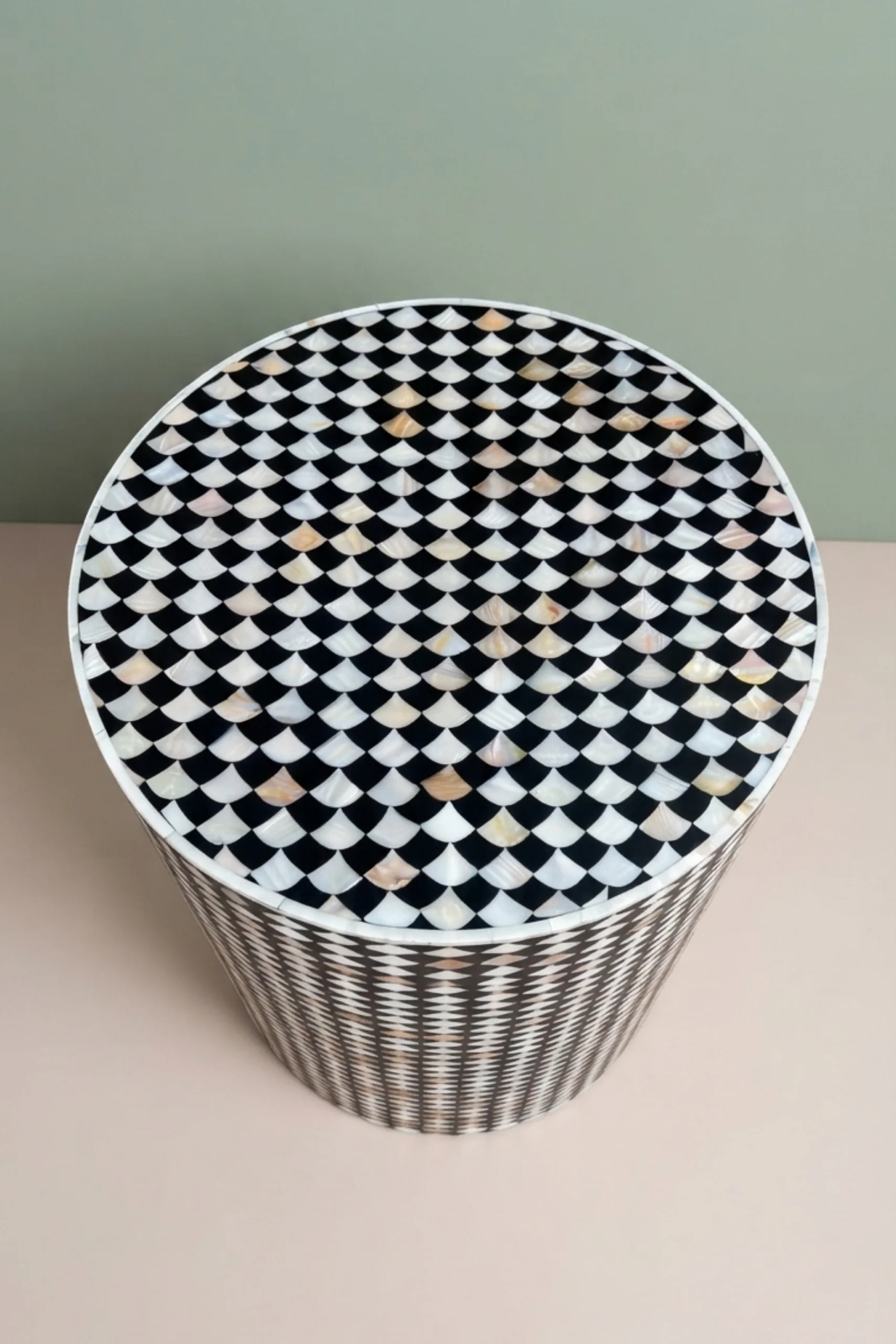 drop-mop-inlay-stool-black-accent-stool-black-furniture-mop-inlay-furniture-mother-of-pearl-inlay-stool-03.webp