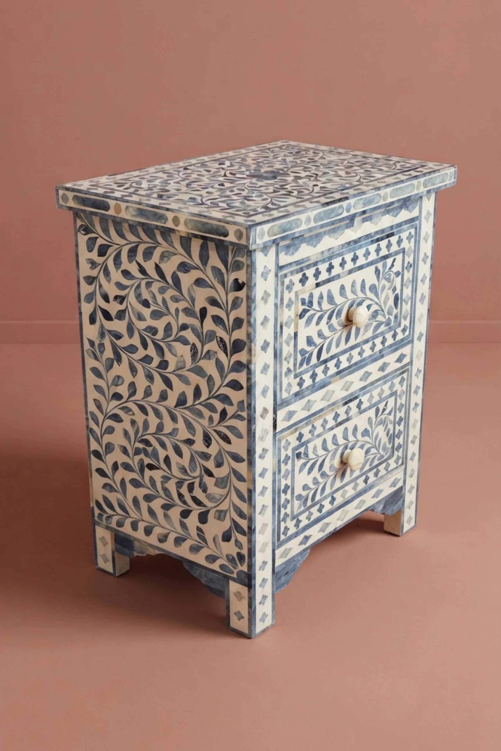 ella-colored-bone-inlay-floral-bedside-light-blue-table-bedside-table-blue-furniture-bone-inlay-furniture-floral-design-floral-pattern-flower-motif-fur-02.webp