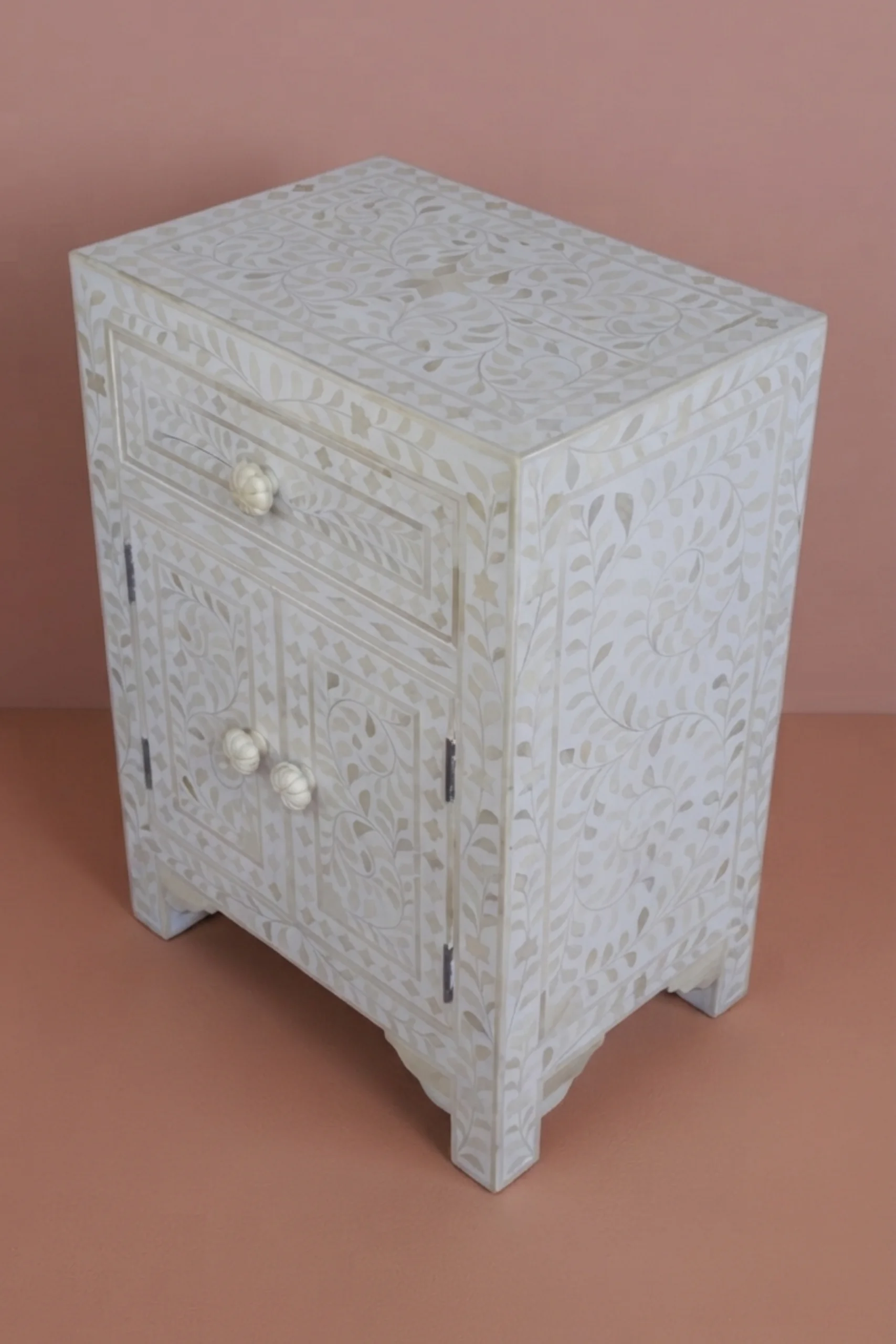 floral-bone-inlay-bedside-white-bedside-table-bone-inlay-furniture-floral-design-floral-pattern-flower-motif-handmade-bone-inlay-nightstand-white-furniture-02.webp