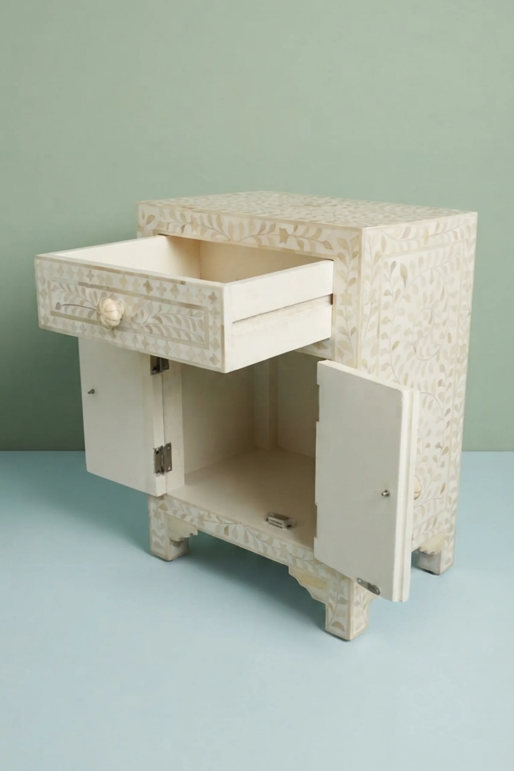floral-bone-inlay-bedside-white-bedside-table-bone-inlay-furniture-floral-design-floral-pattern-flower-motif-handmade-bone-inlay-nightstand-white-furniture-03.webp