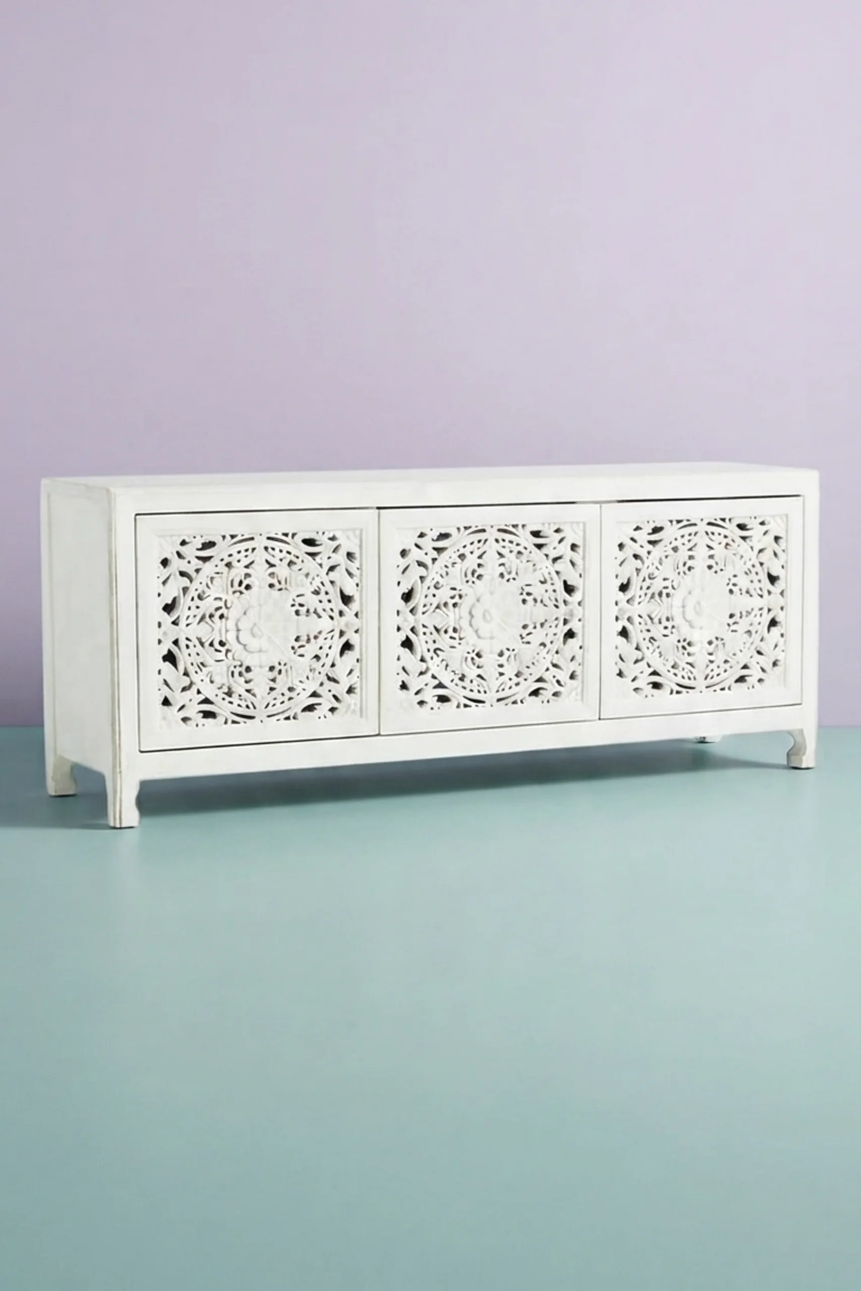 handcarved-lombok-media-unit-3-door-white-white-furniture-02.webp