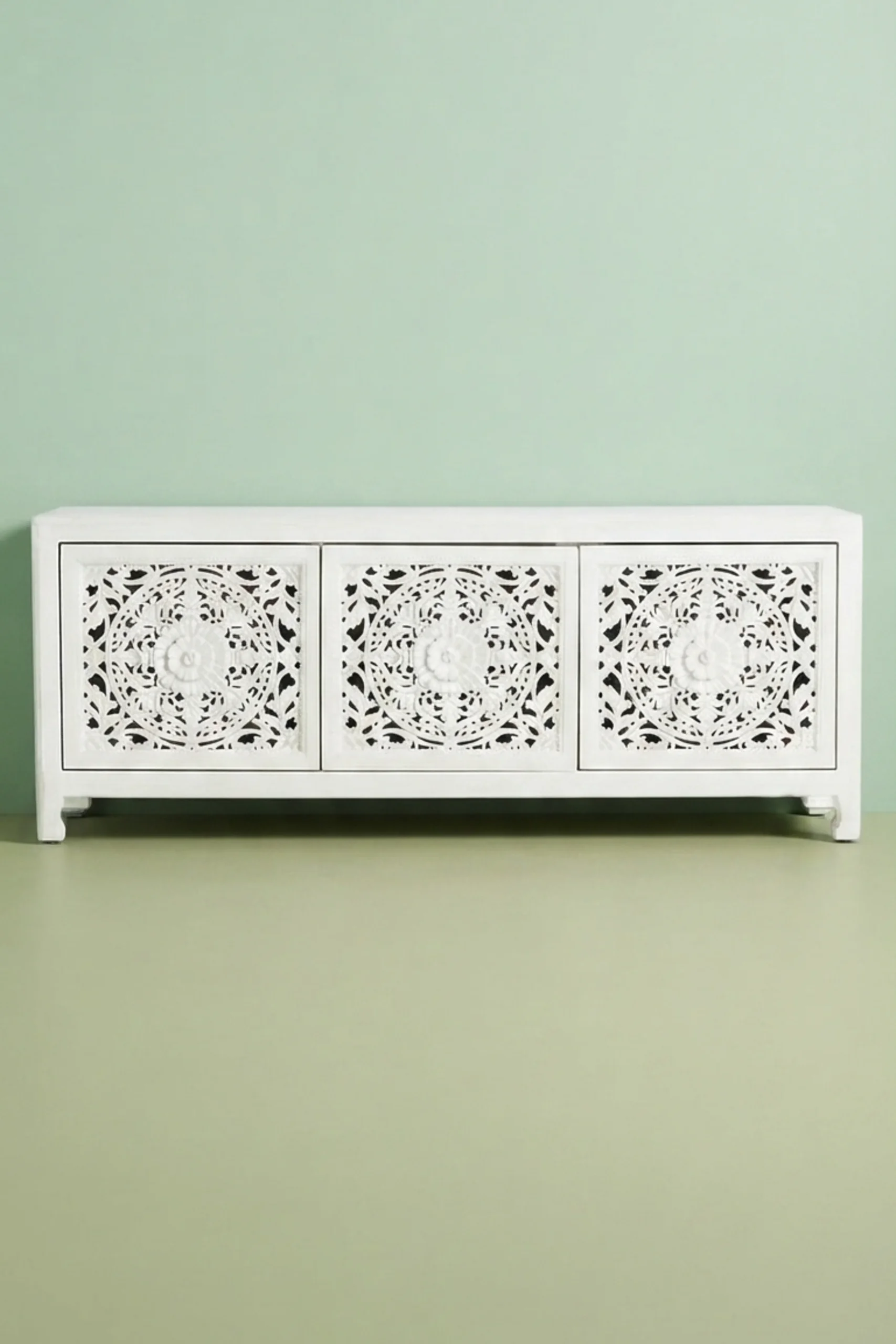 handcarved-lombok-media-unit-3-door-white-white-furniture-03.webp