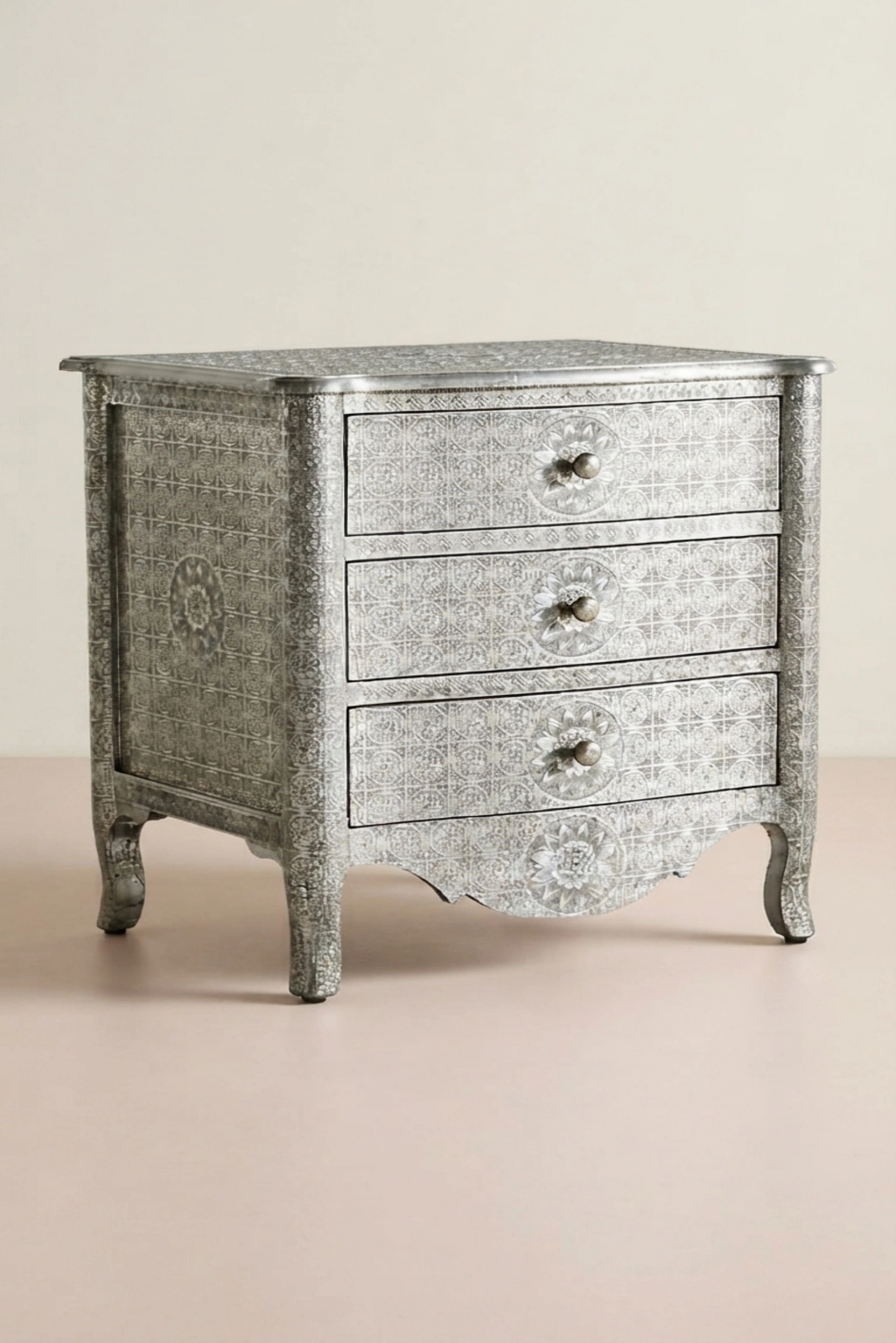 jaden-antique-white-metal-embossed-3-drawer-bedside-bedside-table-metal-furniture-nightstand-white-furniture-white-metal-furniture-02.webp
