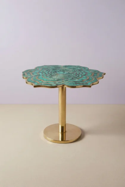 Malachite Flower Accent Table In Brass, buy malachite flower accent table, luxury malachite flower accent table, handcrafted malachite flower accent table, handmade malachite flower accent tablemalachite-flower-accent-table-in-brass-botanical-design-brass-furniture-flower-pattern-furniture-table-gemstone-inlay-furniture-malachite-stone-metal-furniture-semi-pre-01.webp