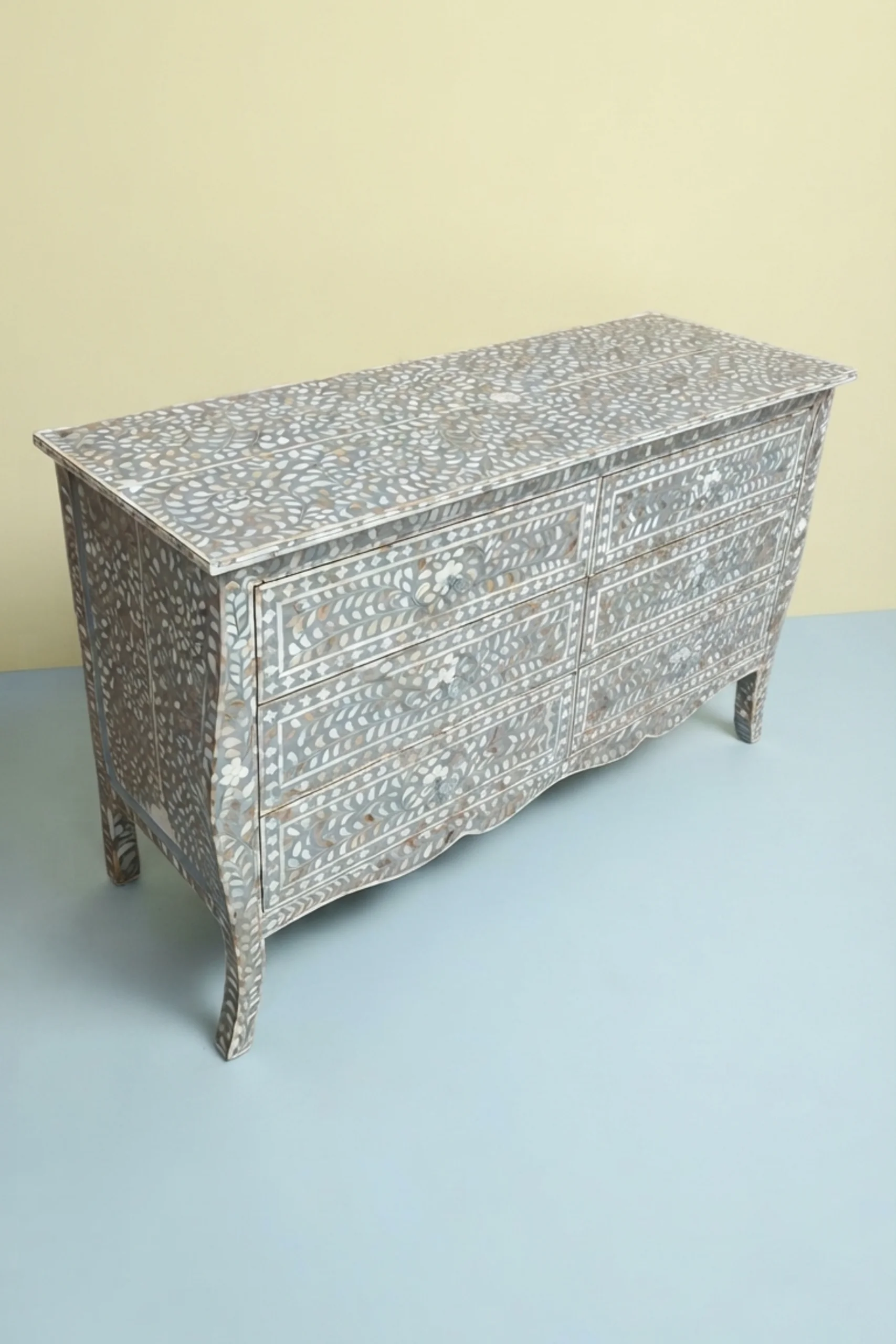 mop-inlay-curved-6-drawer-floral-dresser-grey-mother-of-pearl-cabinet-bedroom-storage-chest-of-drawers-dresser-floral-design-floral-pattern-02.webp