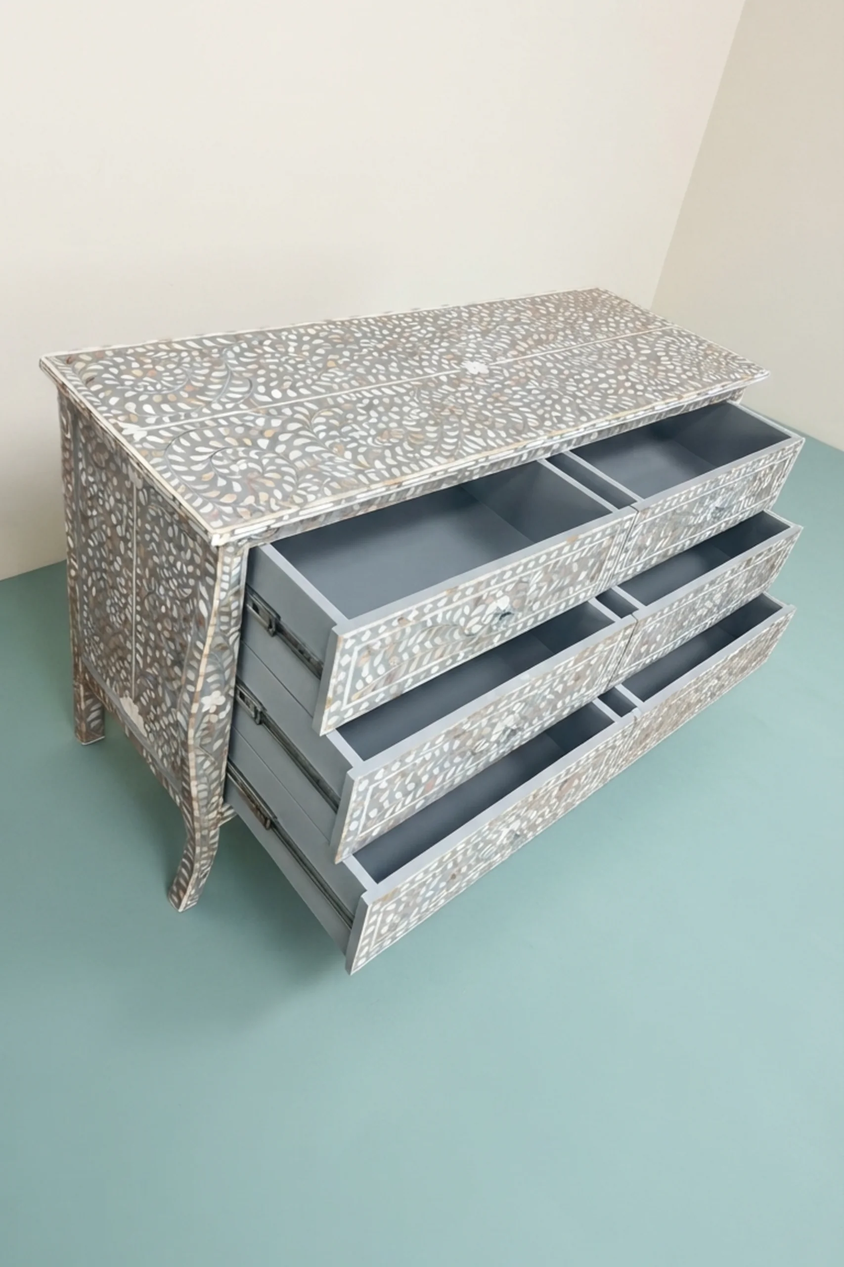 mop-inlay-curved-6-drawer-floral-dresser-grey-mother-of-pearl-cabinet-bedroom-storage-chest-of-drawers-dresser-floral-design-floral-pattern-03.webp