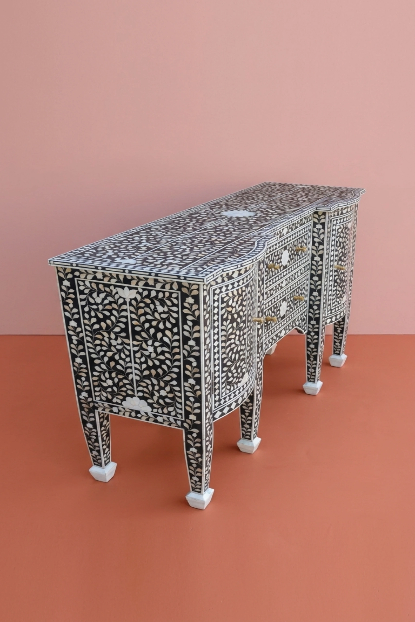 mop-inlay-victoria-buffet-black-black-furniture-buffet-cabinet-mop-inlay-furniture-mother-of-pearl-inlay-sideboard-04.webp