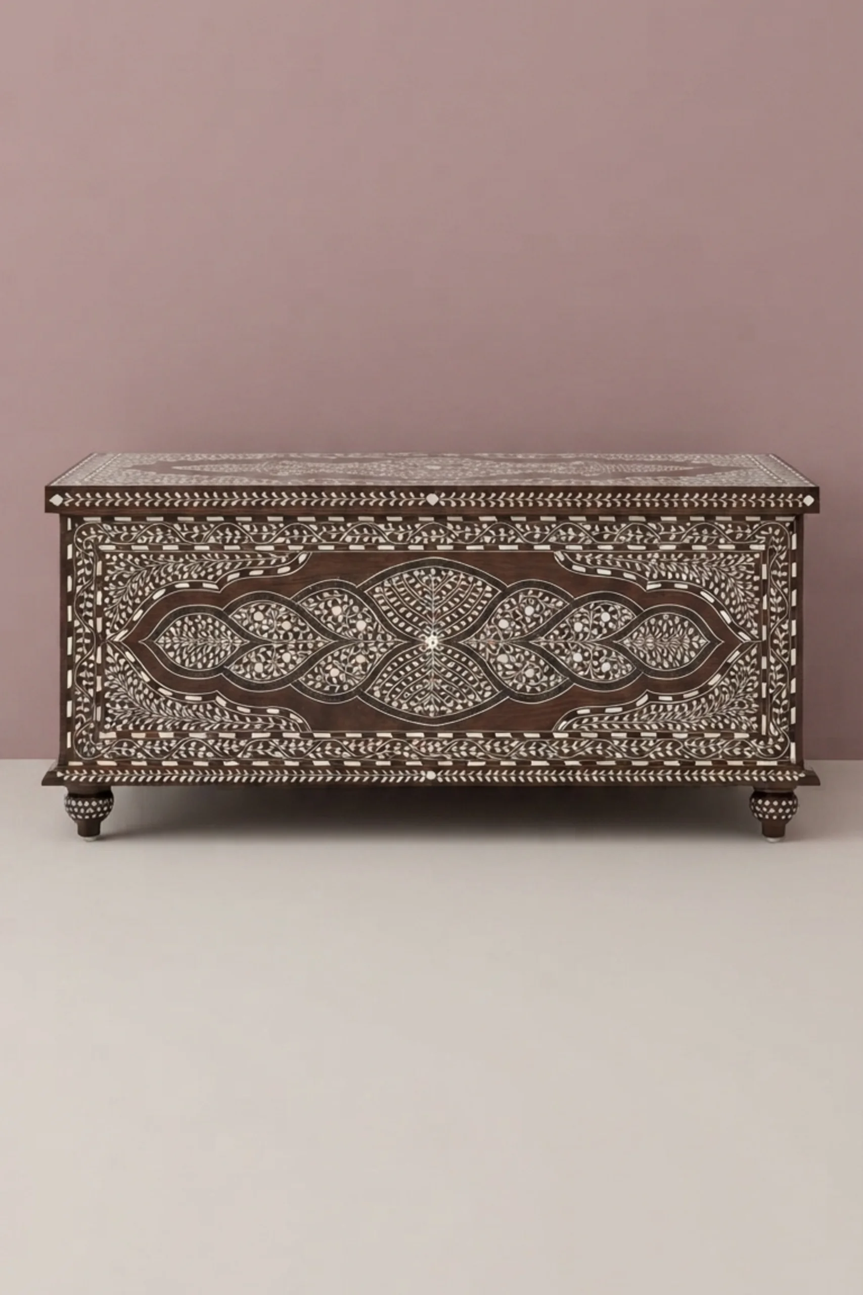 moshi-teakwood-bone-inlaid-trunk-walnut-bone-inlay-furniture-handmade-bone-inlay-03.webp
