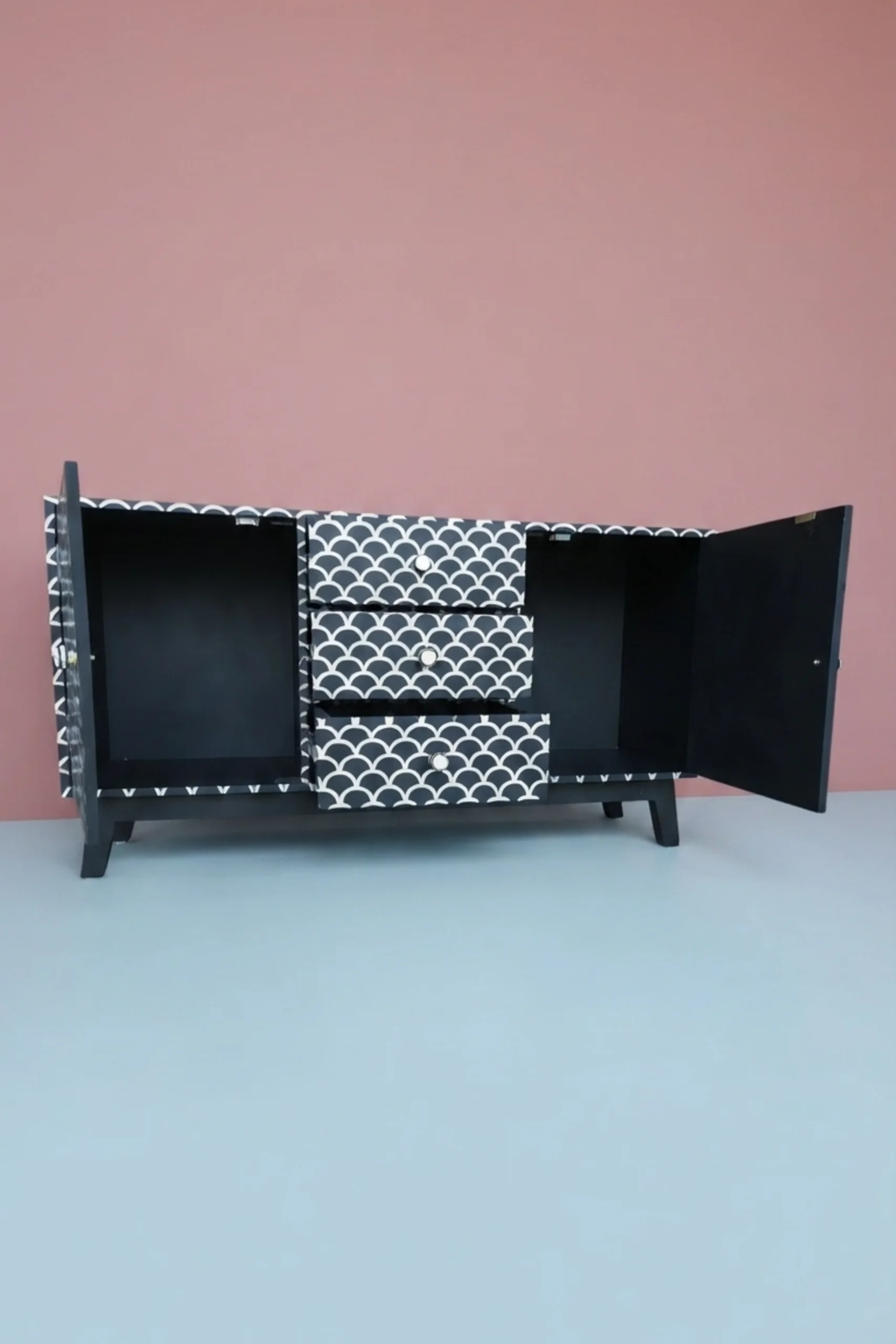mother-of-pearl-inlay-fish-scale-cabinet-black-black-furniture-chest-of-drawers-mop-inlay-furniture-mother-of-pearl-inlay-storage-cabinet-03.webp