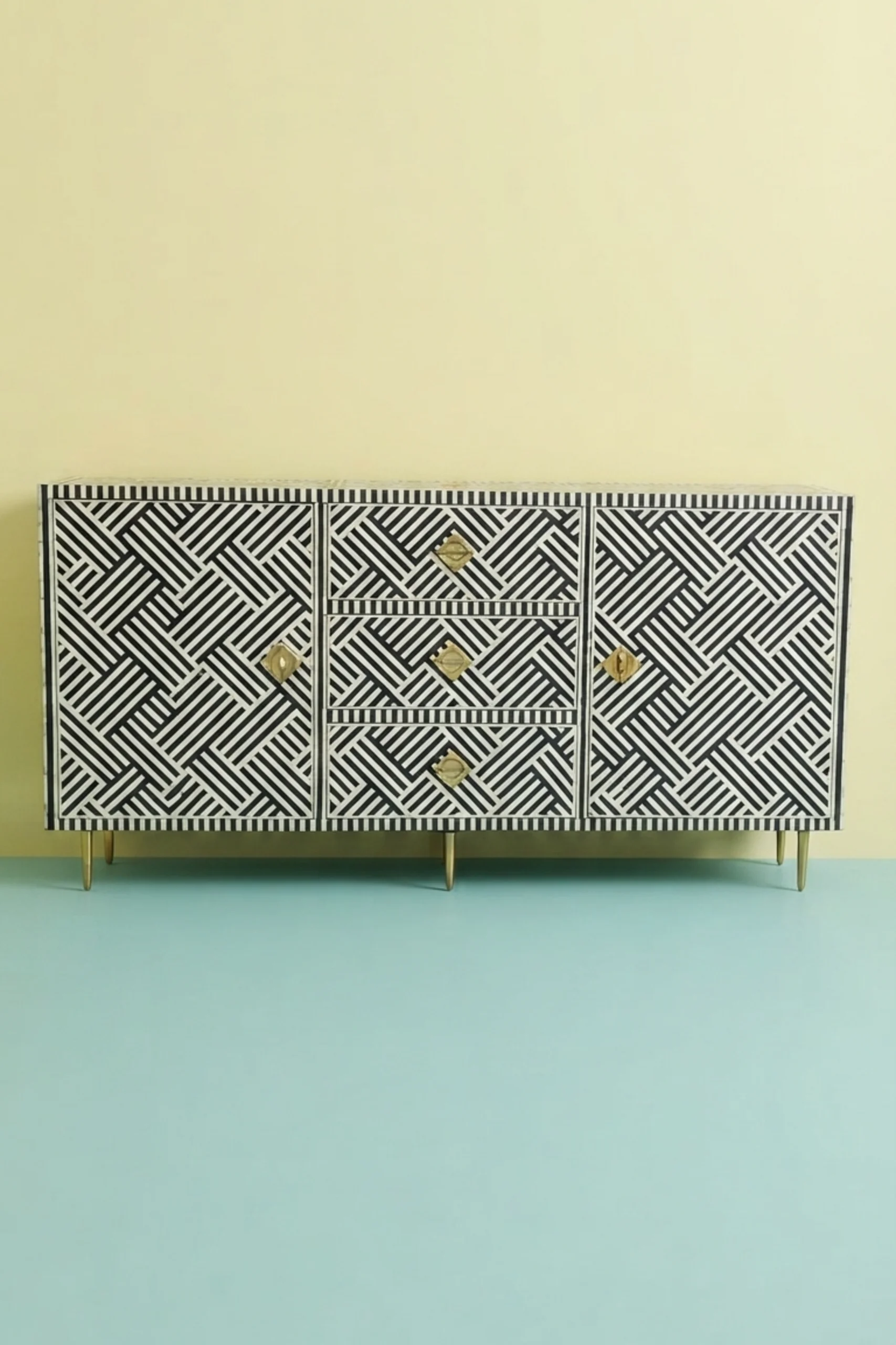 optical-bone-inlay-buffet-black-black-furniture-bone-inlay-furniture-buffet-cabinet-handmade-bone-inlay-sideboard-01.webp