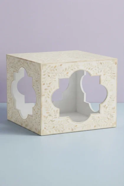 Quatrefoil Bone Inlay Side Table White Floral, buy quatrefoil bone inlay side, luxury quatrefoil bone inlay side, handcrafted quatrefoil bone inlay side, handmade quatrefoil bone inlay side, bone sidequatrefoil-bone-inlay-side-table-white-floral-bone-inlay-furniture-floral-design-floral-pattern-flower-motif-furniture-table-handmade-bone-inlay-white-furniture-01.webp