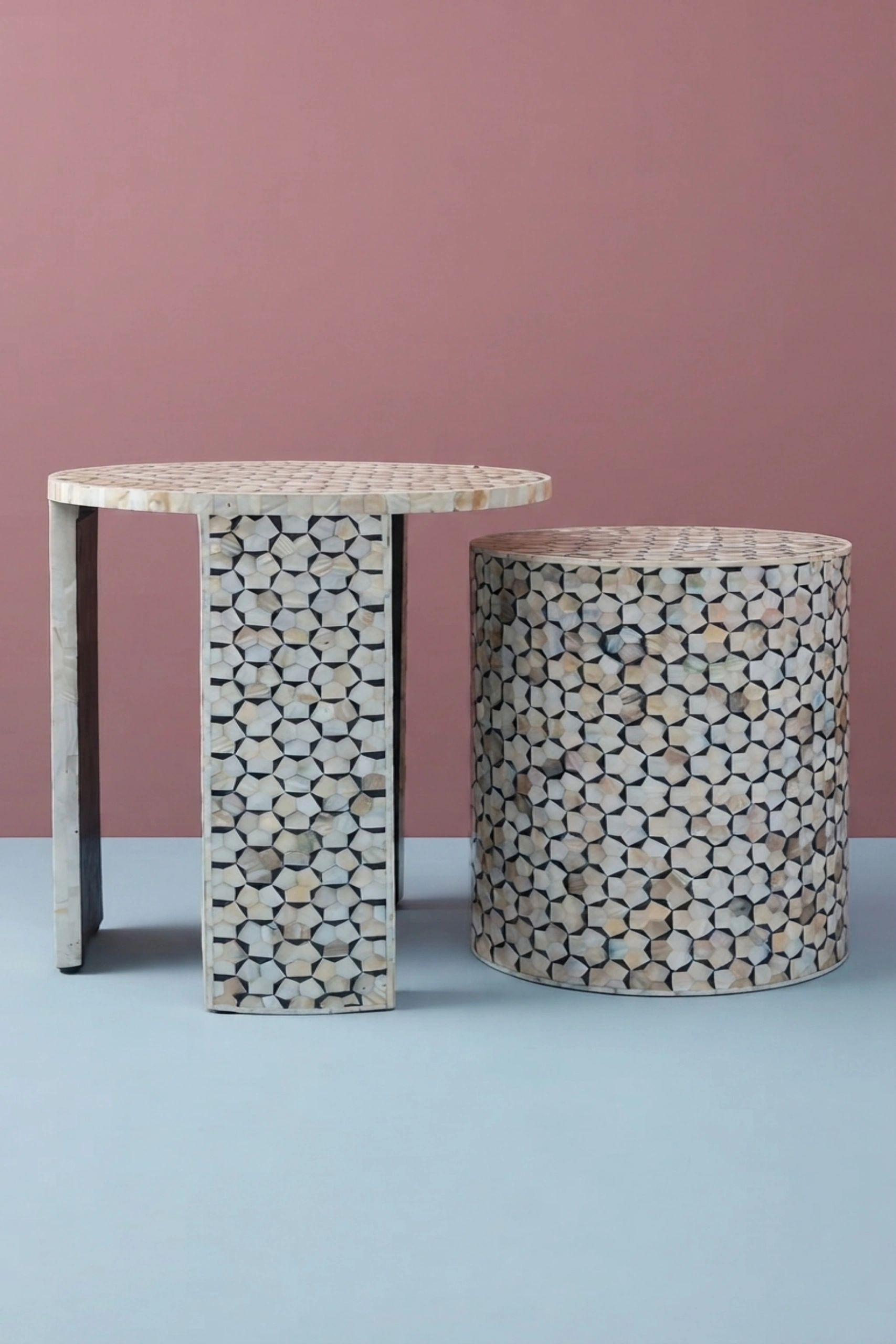 targua-mop-inlay-nesting-table-set-black-black-furniture-furniture-table-mop-inlay-furniture-mother-of-pearl-inlay-04.webp