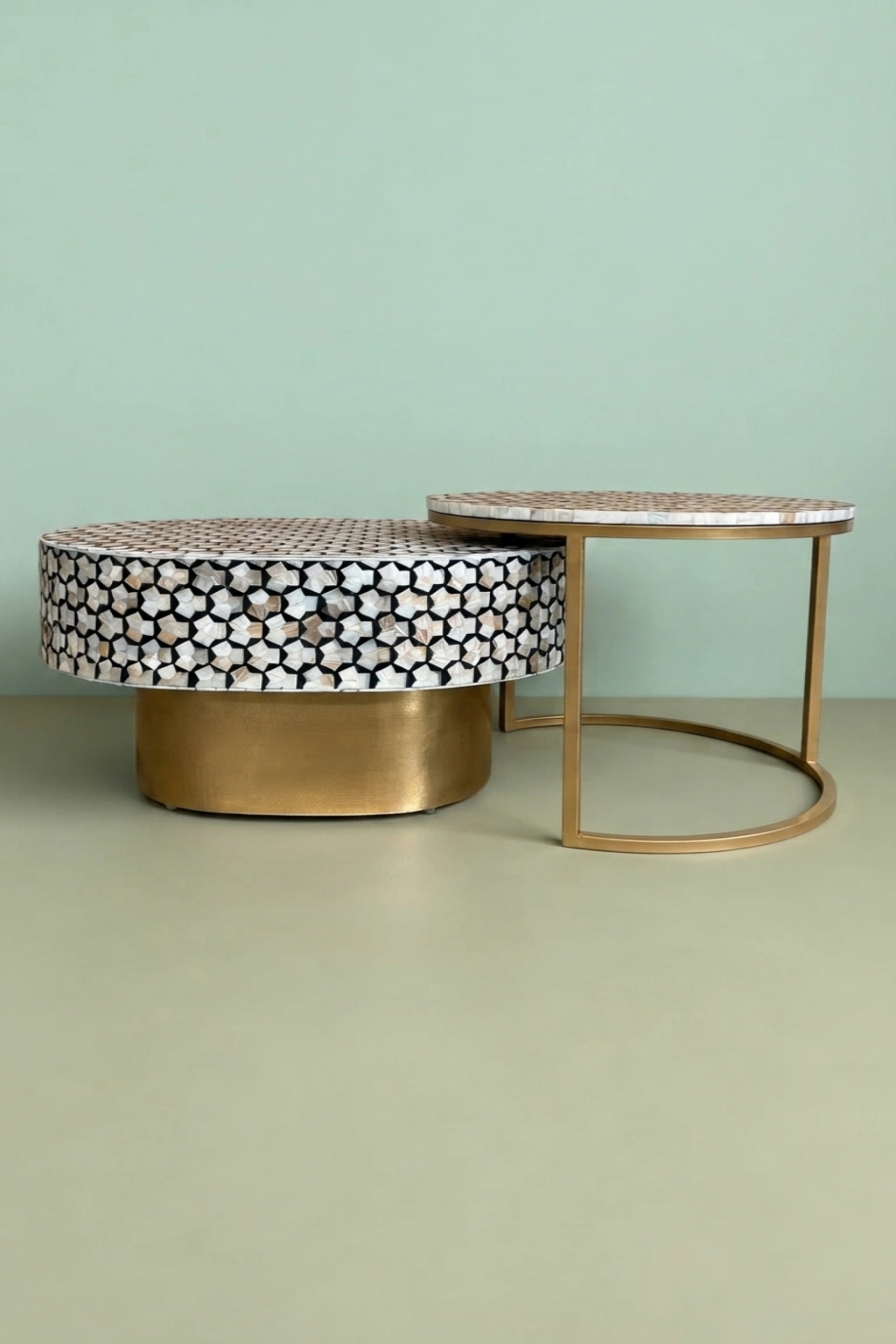 taro-targua-mop-inlay-nesting-table-set-black-black-furniture-furniture-table-mop-inlay-furniture-mother-of-pearl-inlay-03.webp