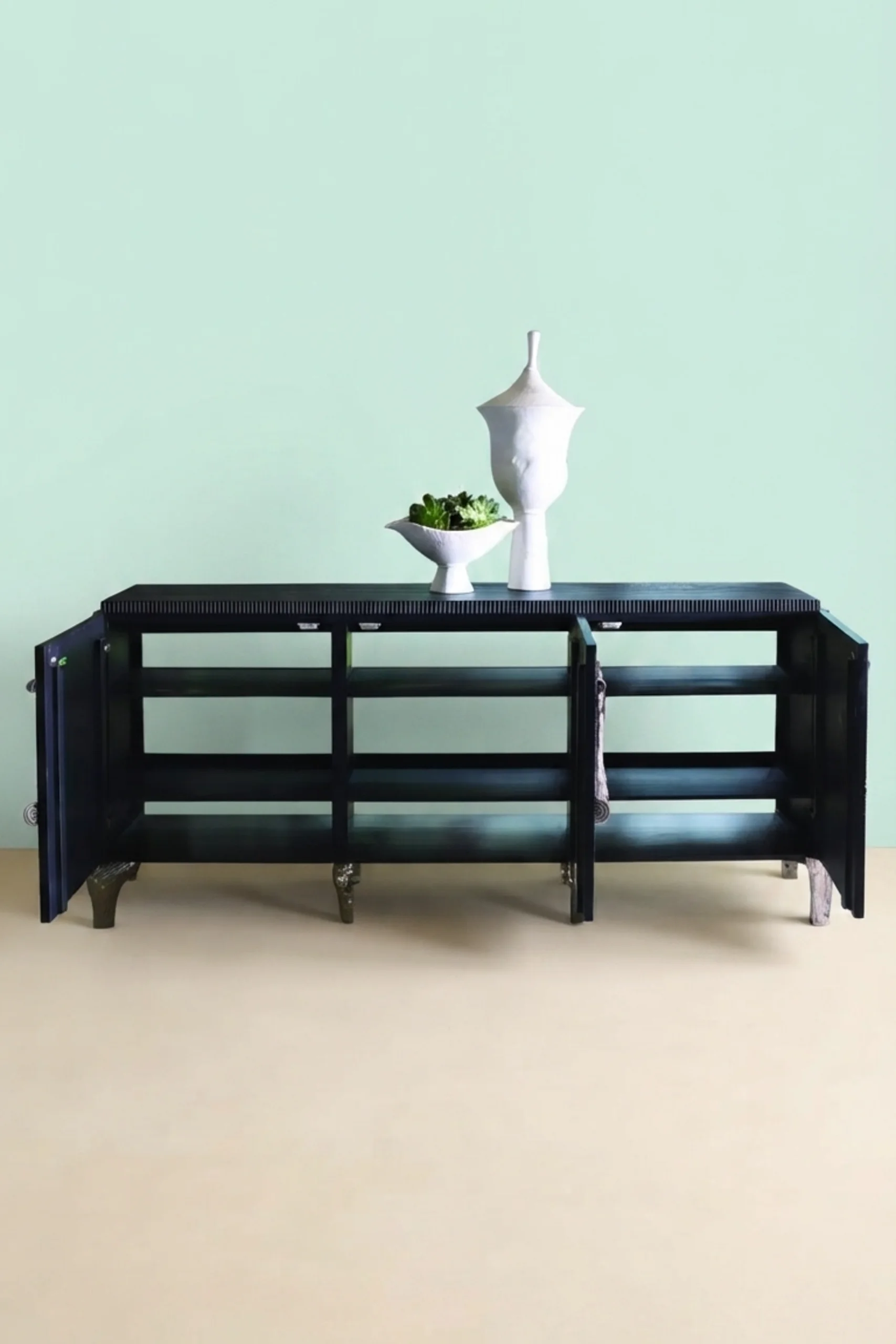 handcarved-branch-sideboard-silver-buffet-cabinet-metal-furniture-sideboard-silver-finish-silver-furniture-03.webp